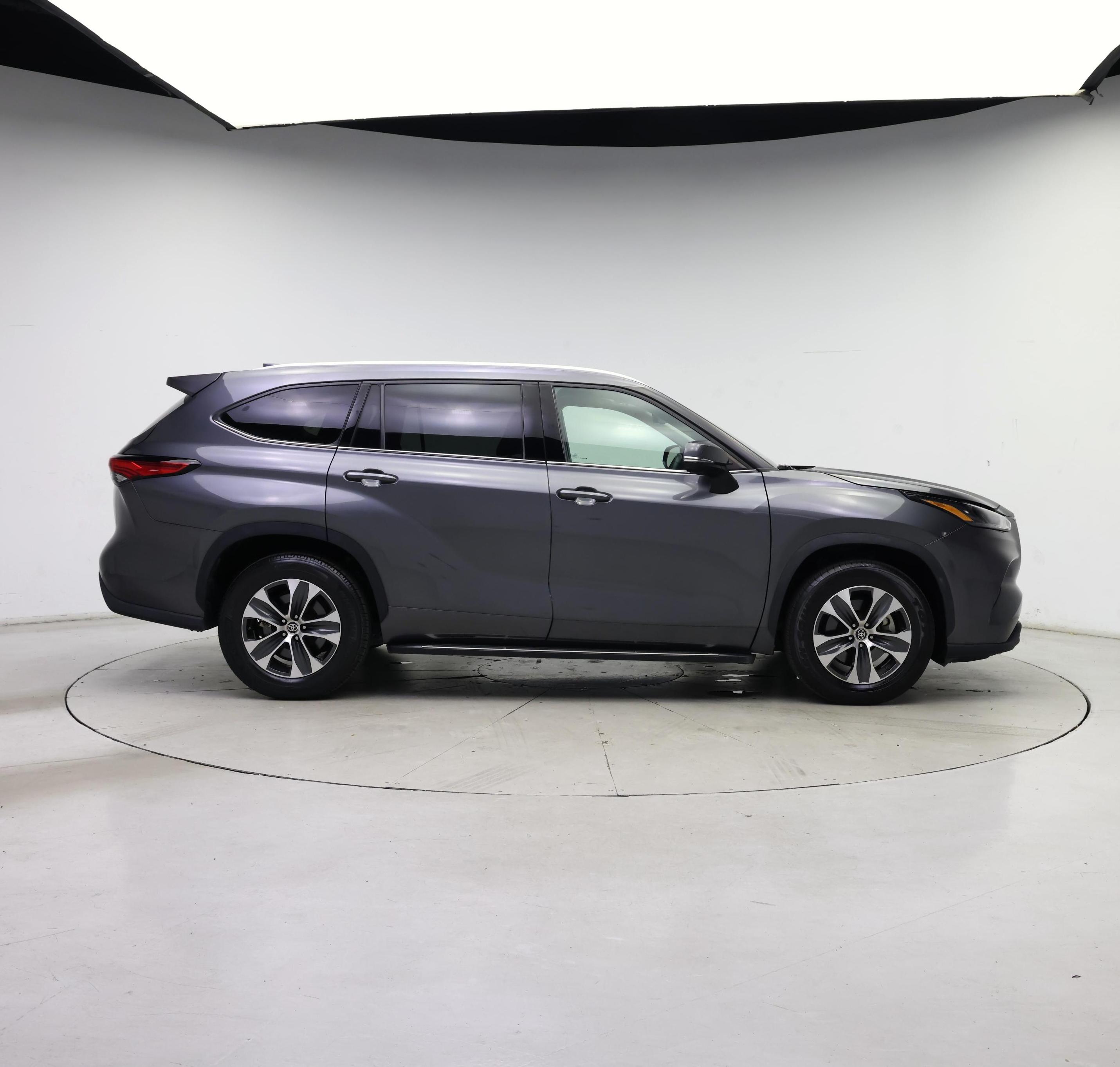 Thumbnail: 2022 Toyota Highlander - 7