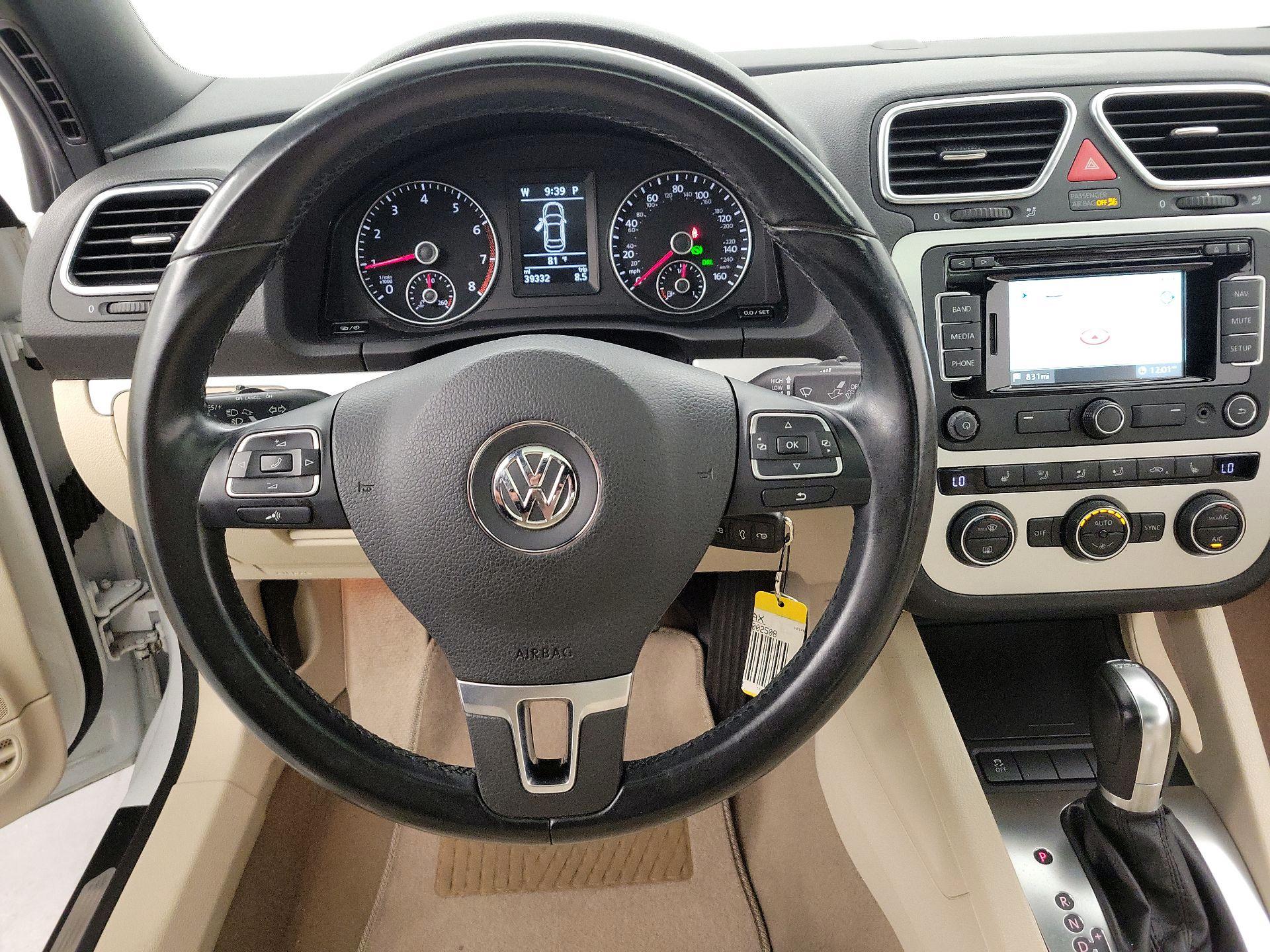 Thumbnail: 2015 Volkswagen Eos - 10