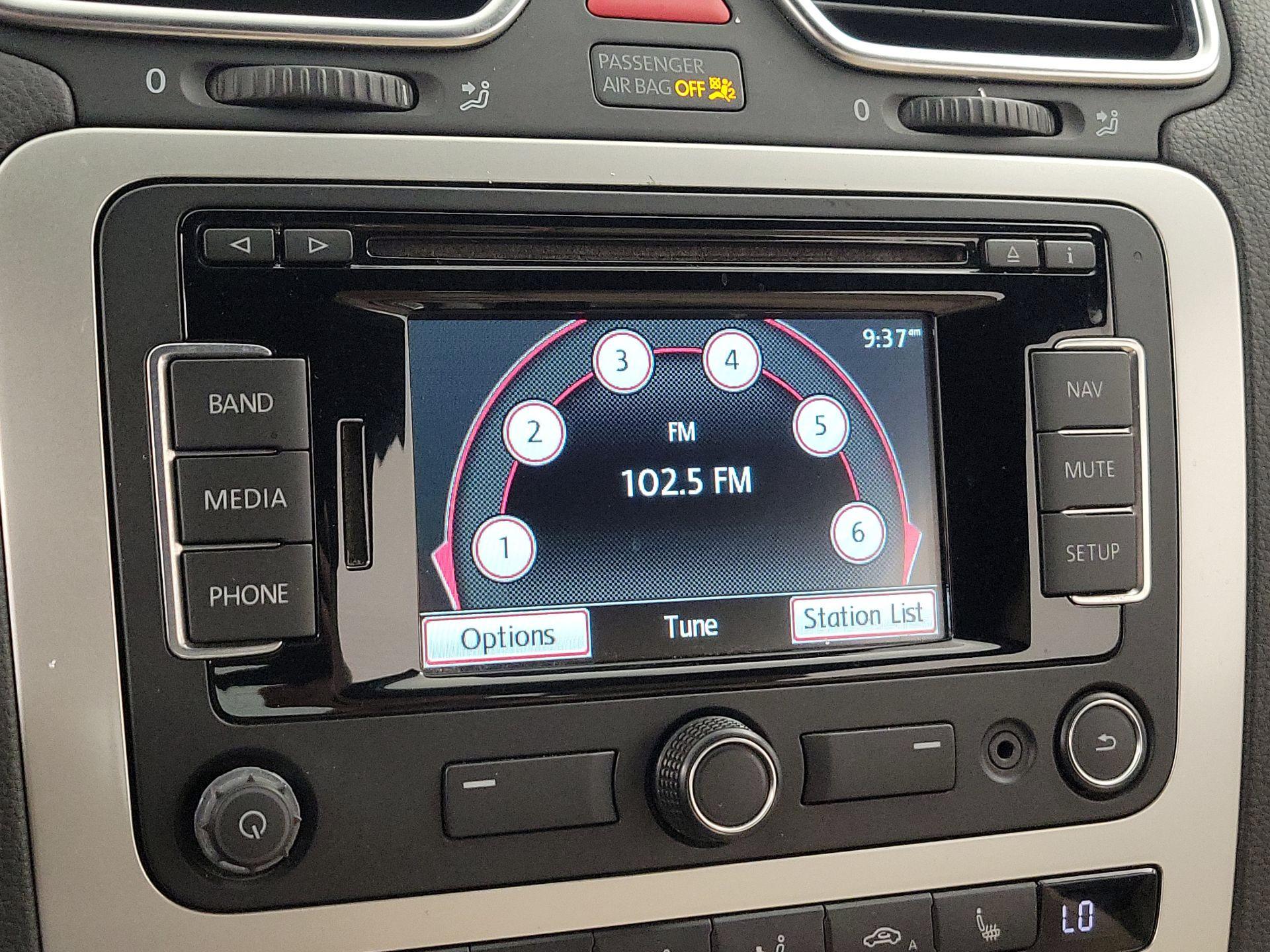 Thumbnail: 2015 Volkswagen Eos - 16