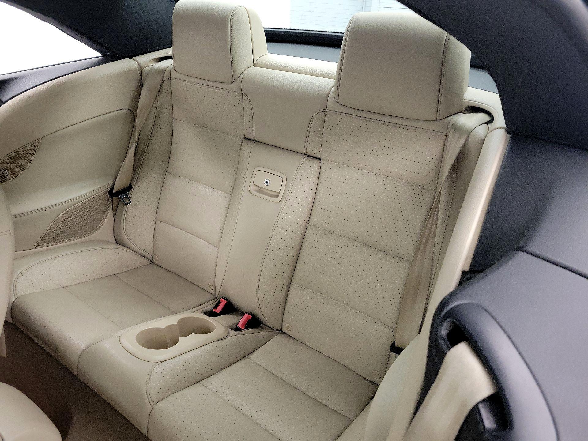 Thumbnail: 2015 Volkswagen Eos - 20