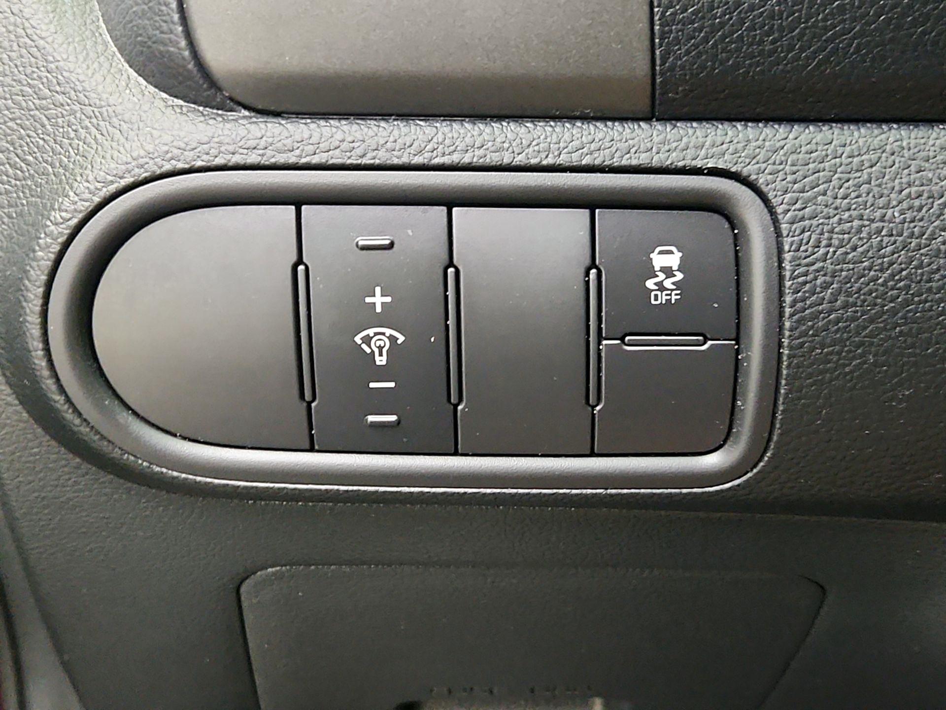 Thumbnail: 2018 Kia Forte - 13