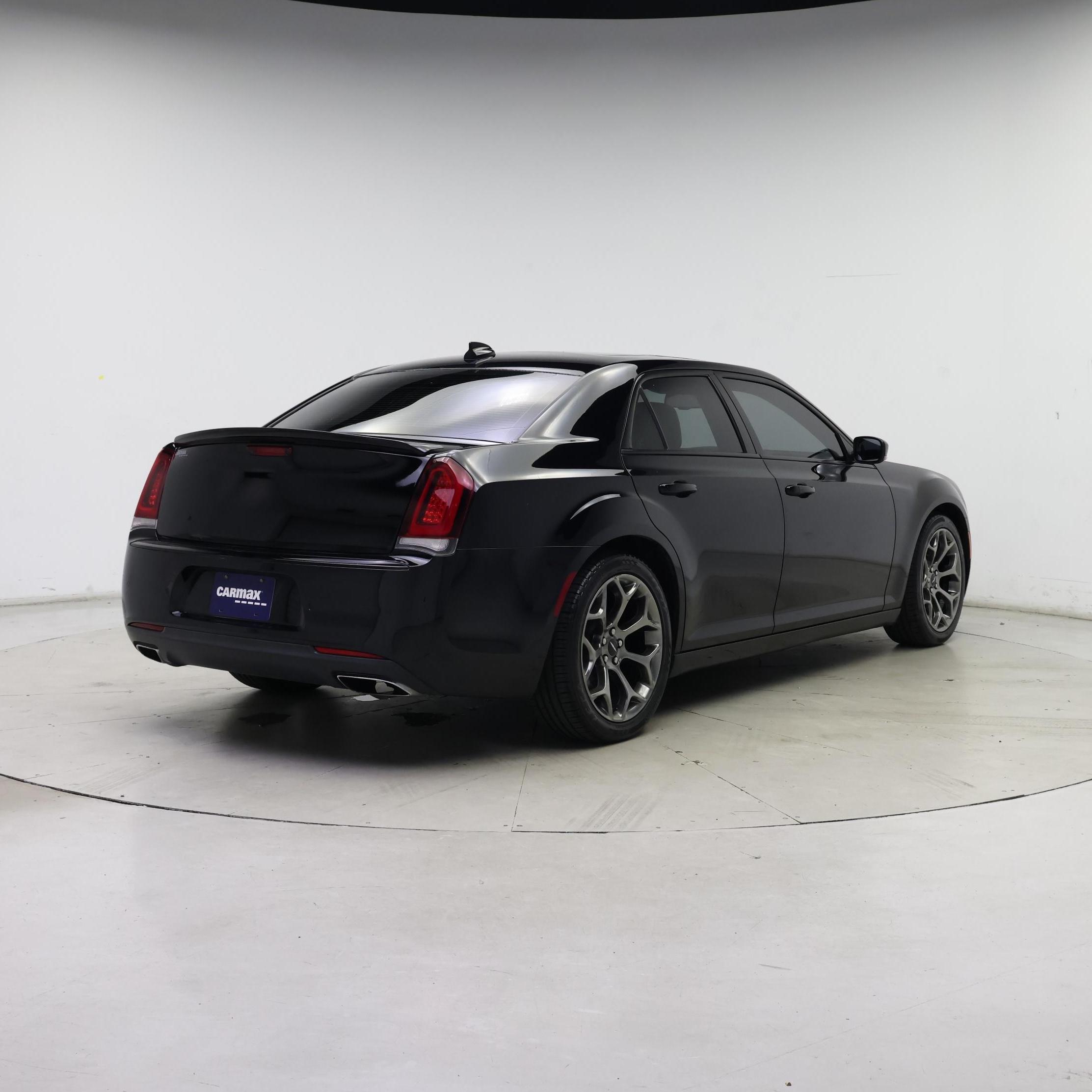 Thumbnail: 2018 Chrysler 300 - 8