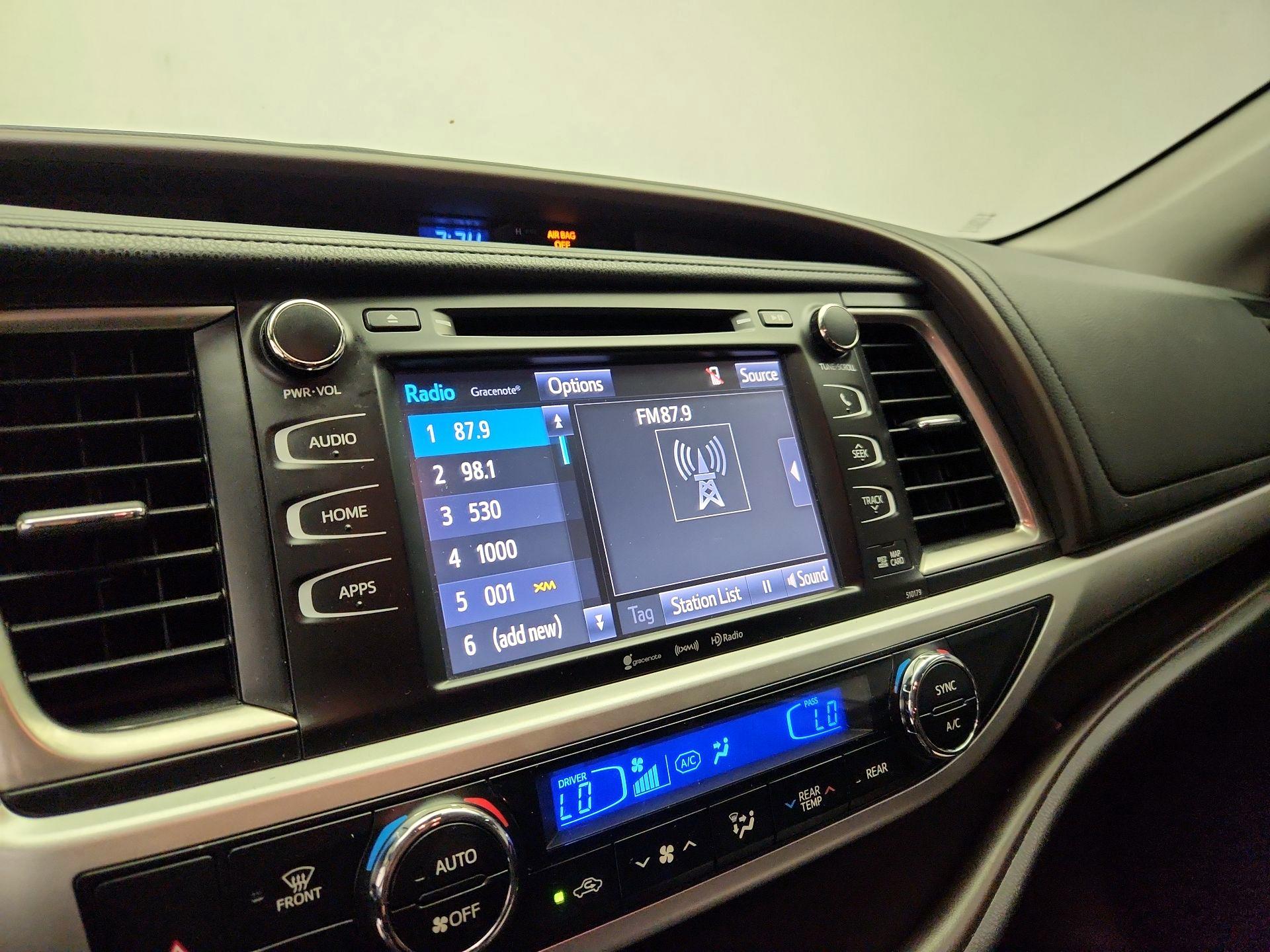 Thumbnail: 2018 Toyota Highlander - 15