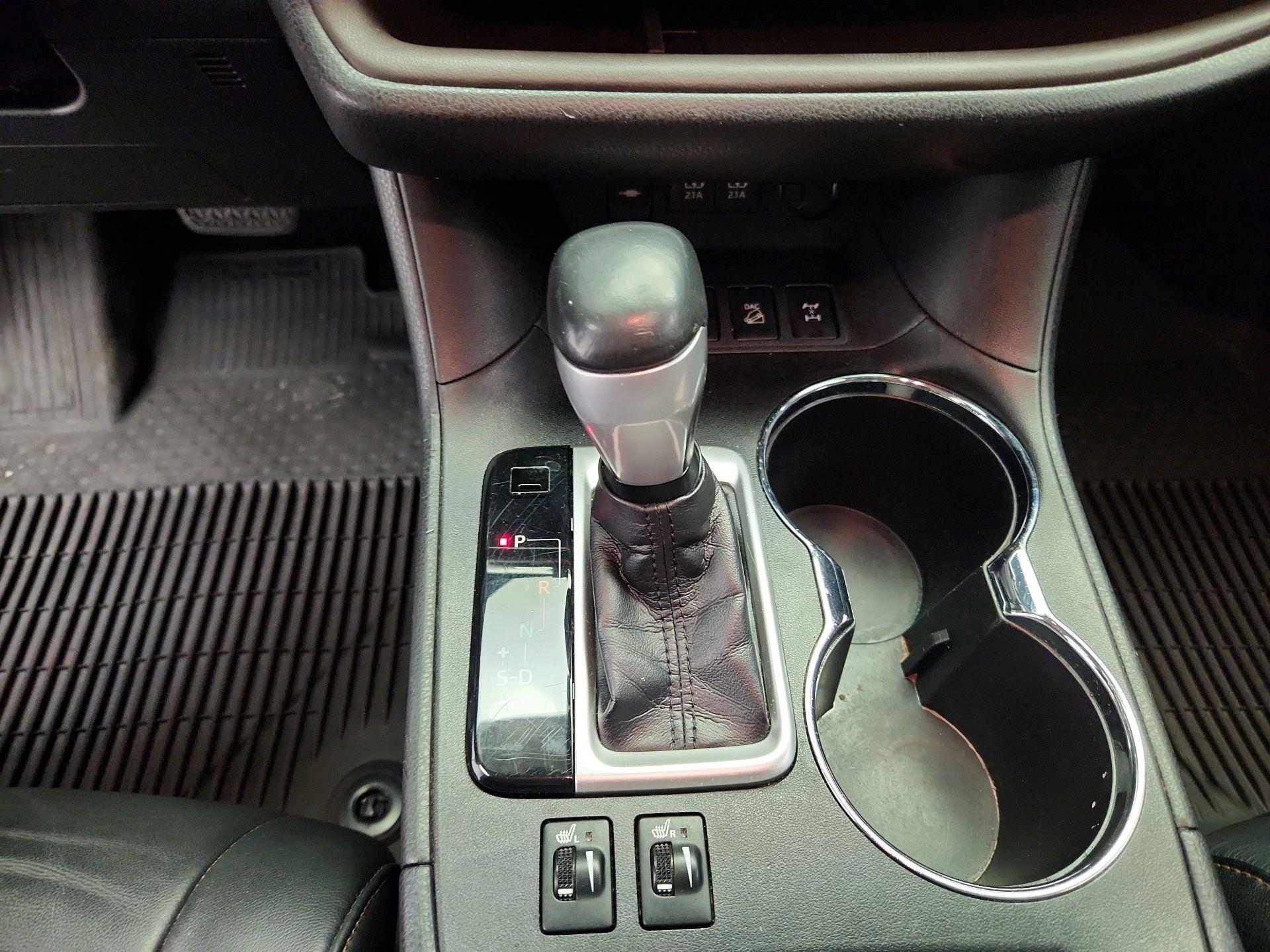 Thumbnail: 2018 Toyota Highlander - 17