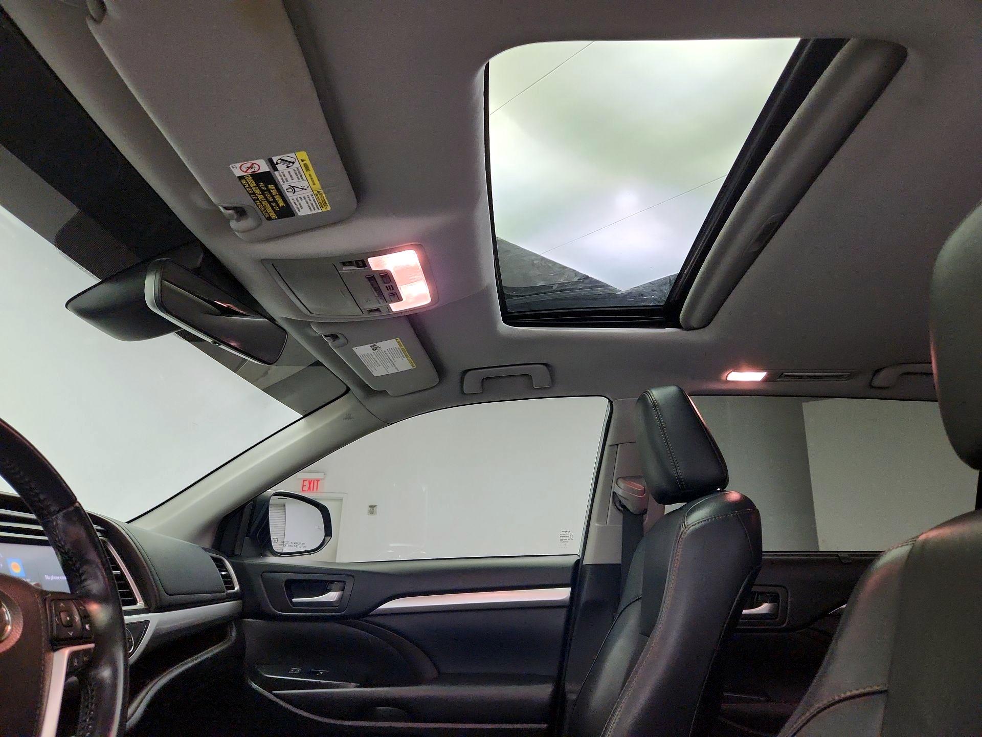 Thumbnail: 2018 Toyota Highlander - 19