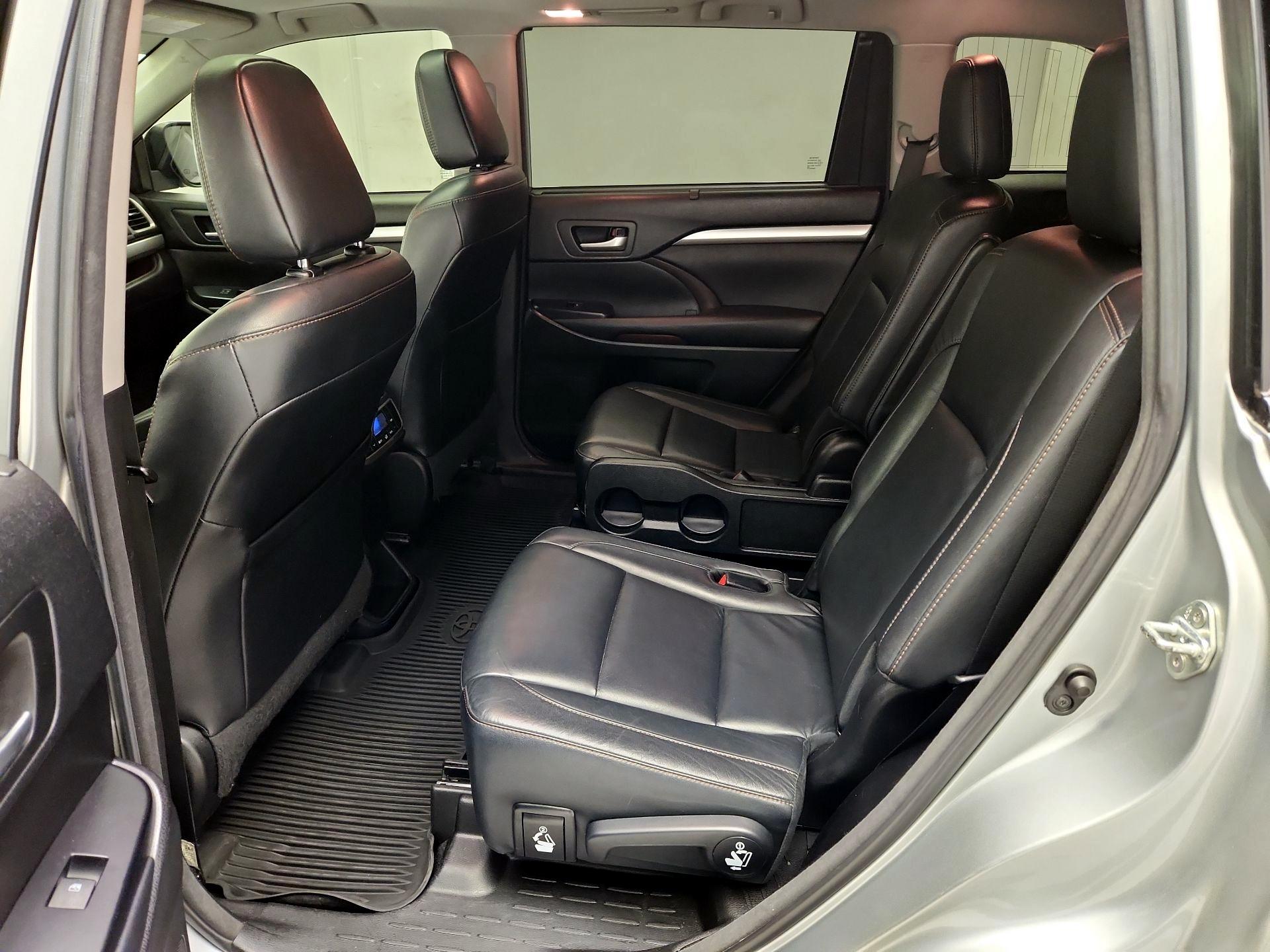 Thumbnail: 2018 Toyota Highlander - 20