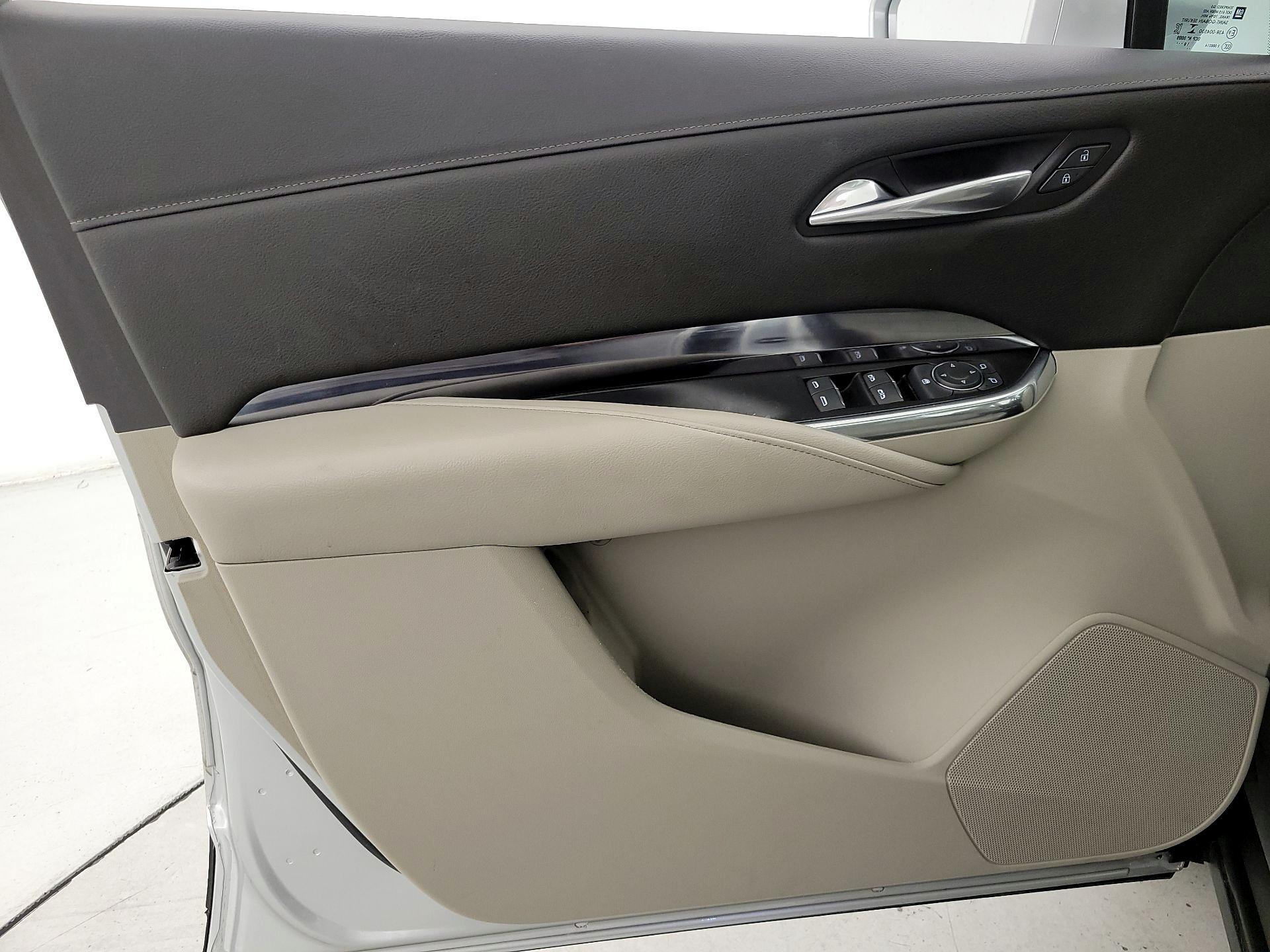 Thumbnail: 2019 Cadillac XT4 - 12