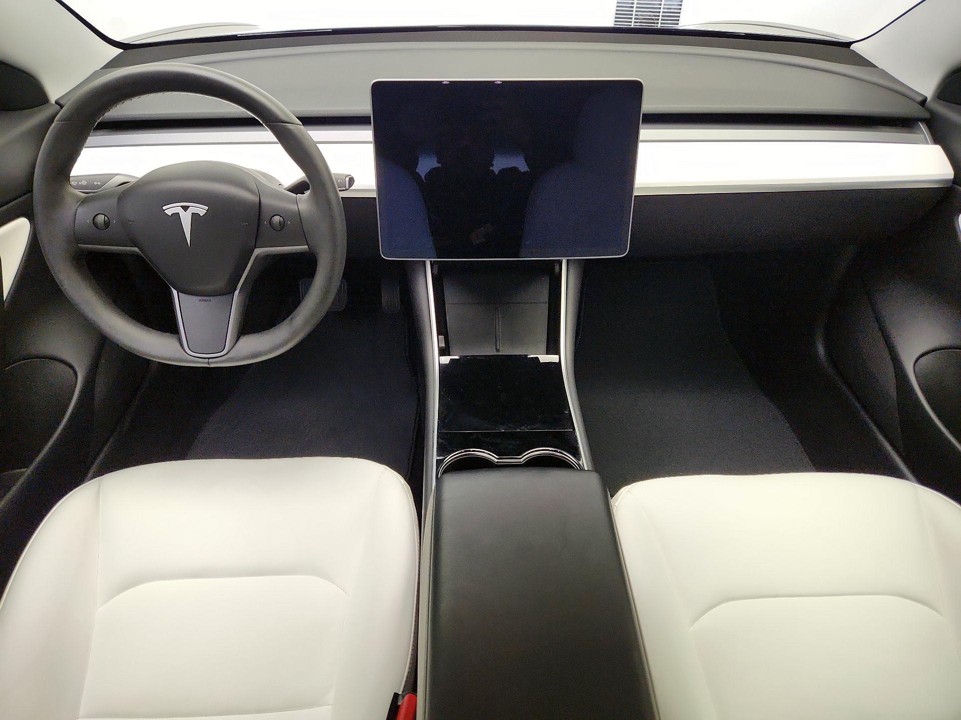 Thumbnail: 2020 Tesla Model 3 - 9