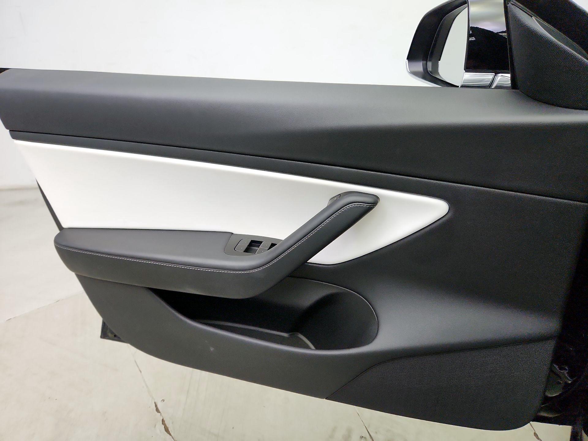 Thumbnail: 2020 Tesla Model 3 - 12