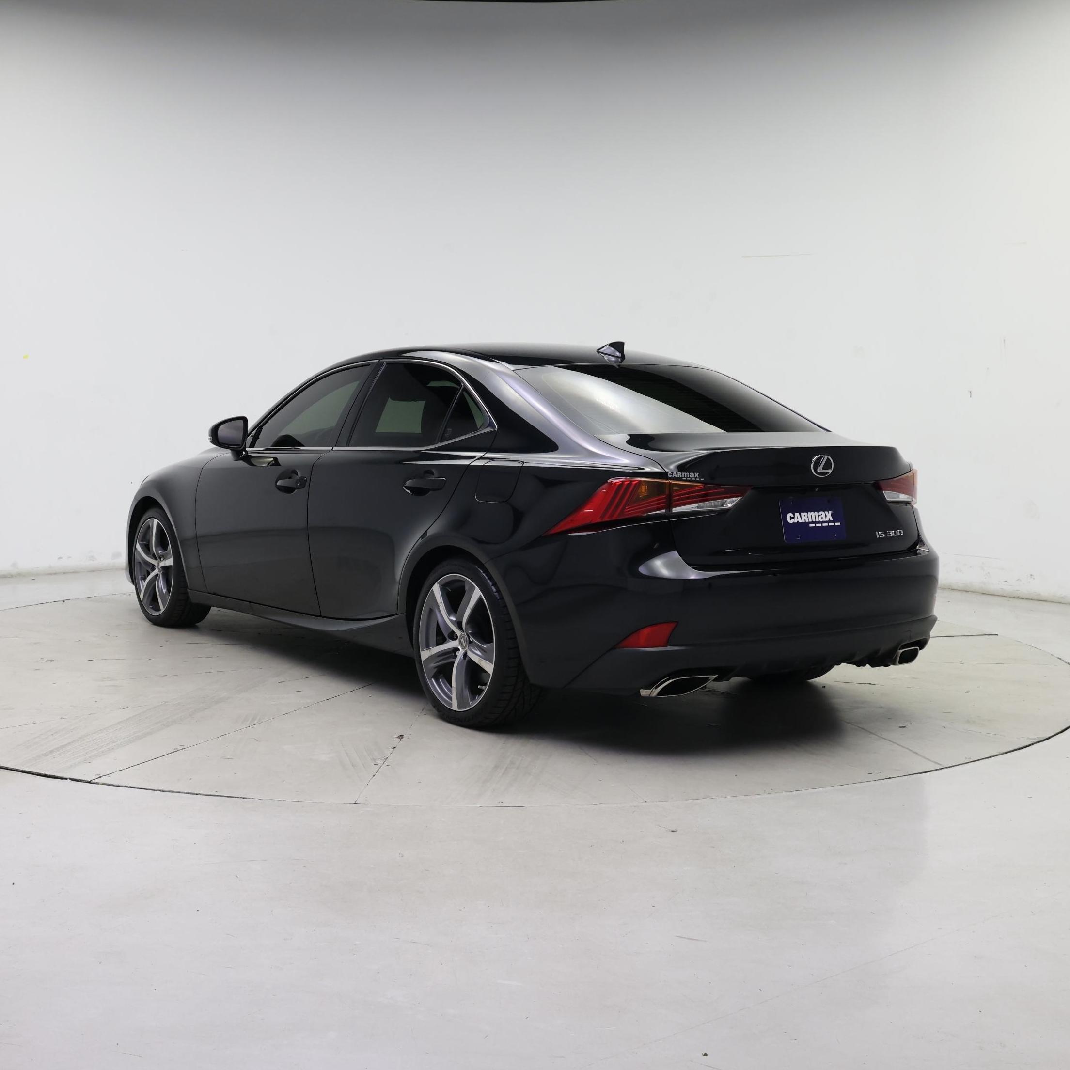 Thumbnail: 2019 Lexus IS - 2
