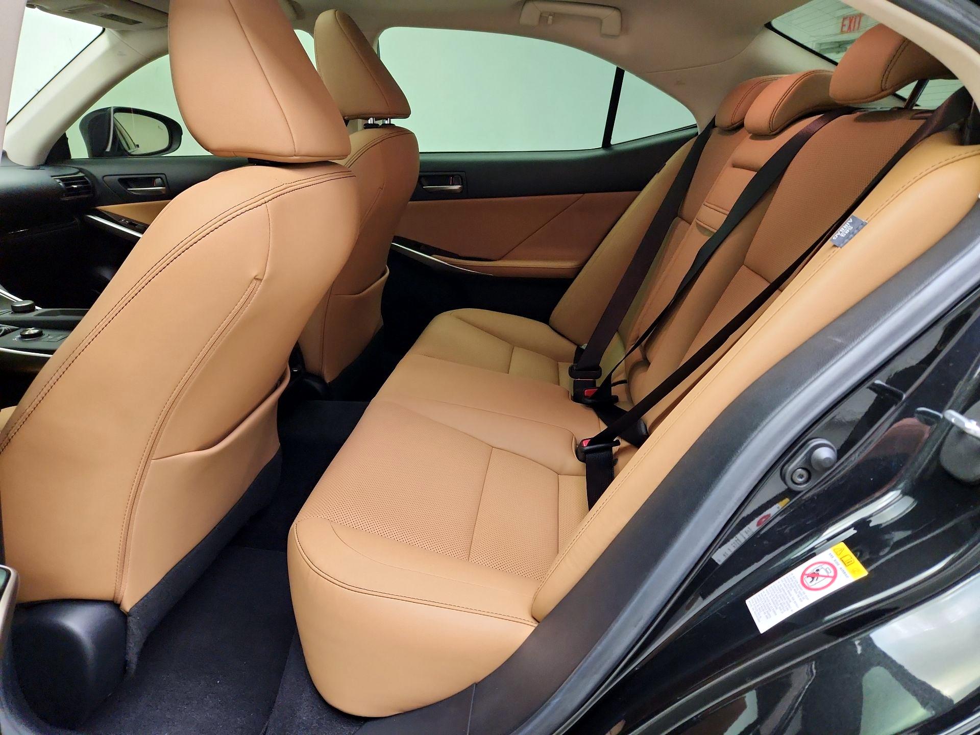Thumbnail: 2019 Lexus IS - 20