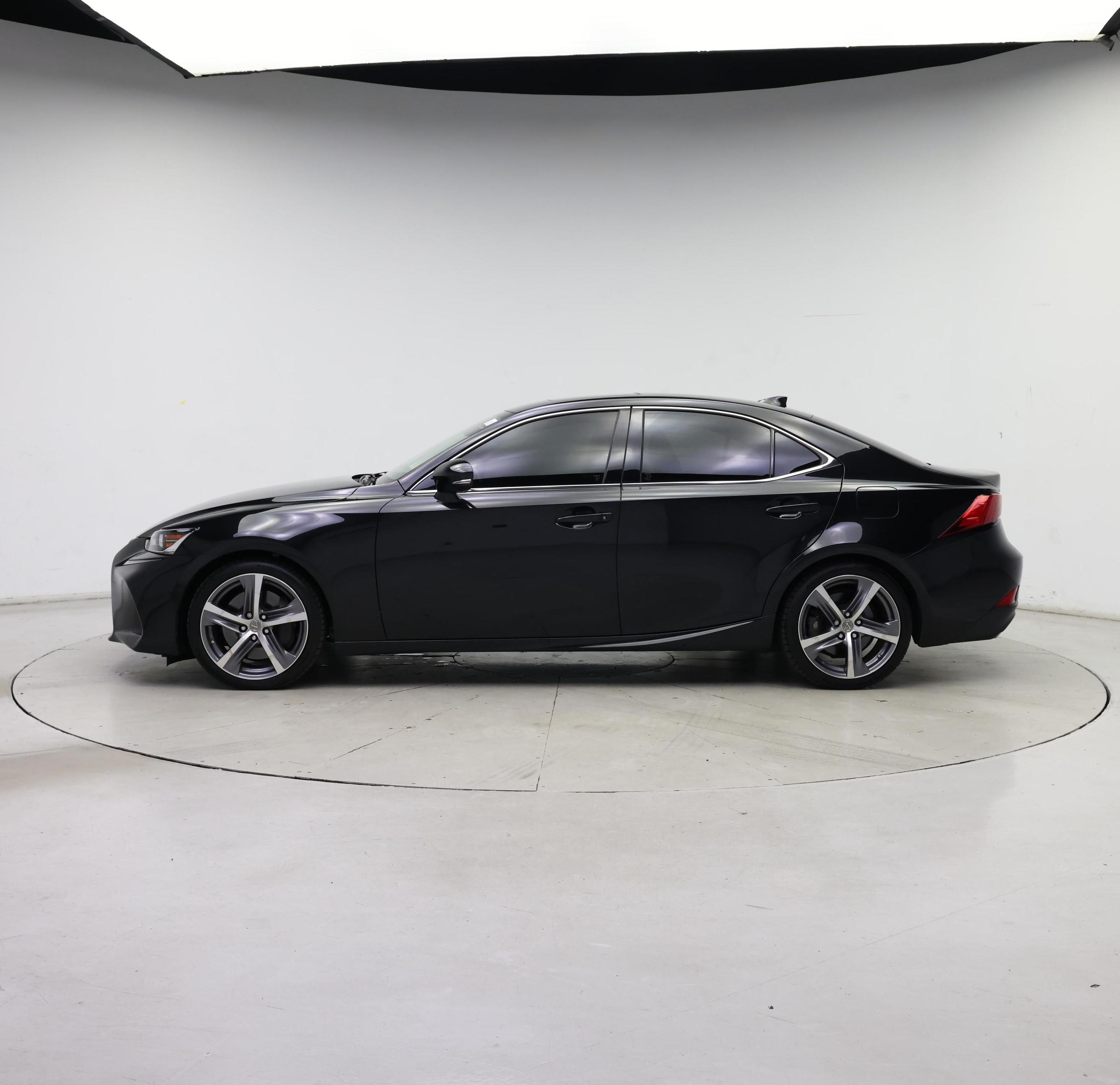 Thumbnail: 2019 Lexus IS - 3