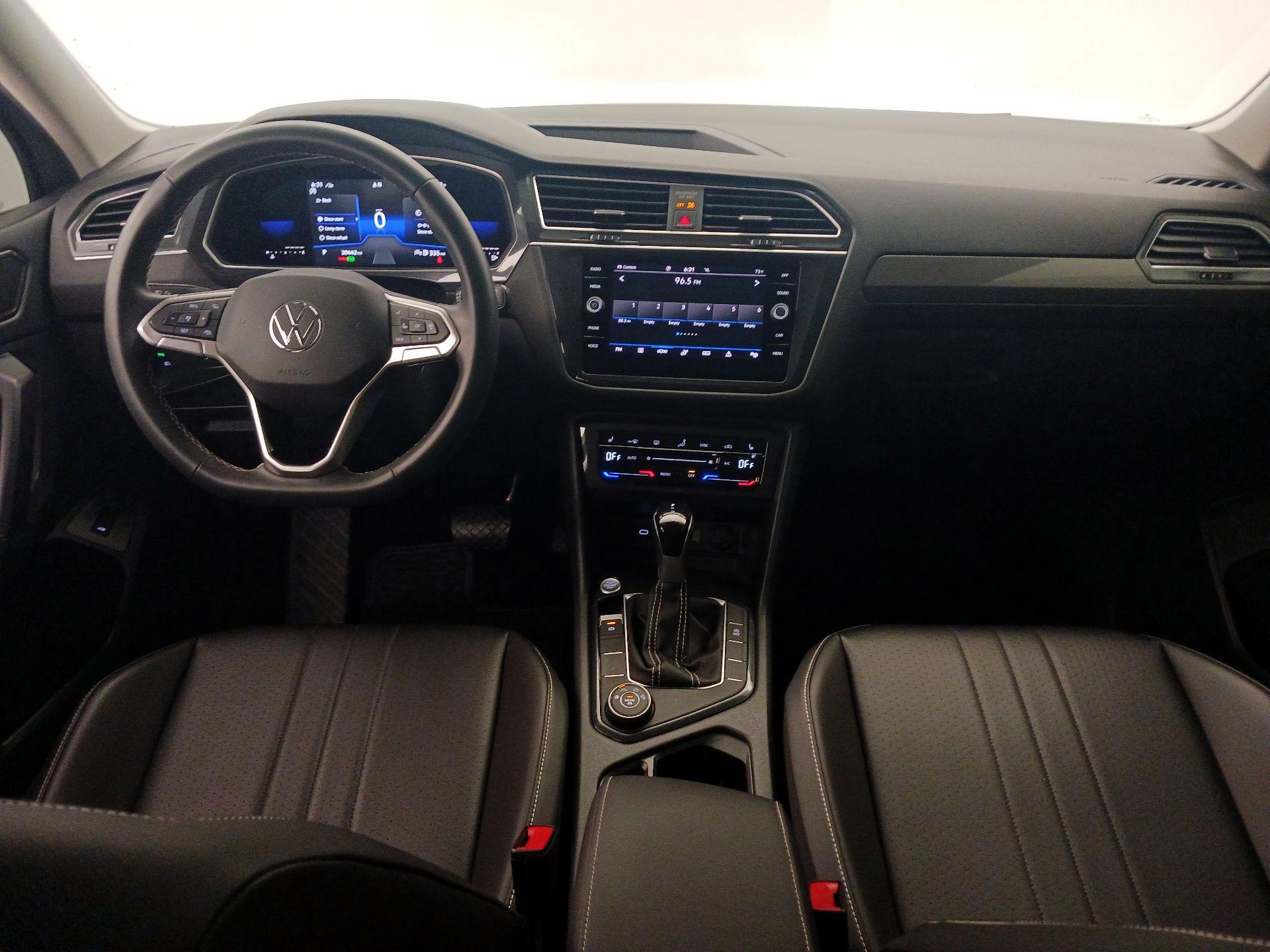 Thumbnail: 2022 Volkswagen Tiguan - 9