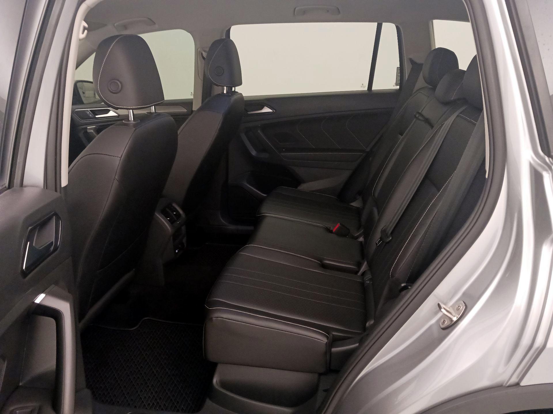 Thumbnail: 2022 Volkswagen Tiguan - 19