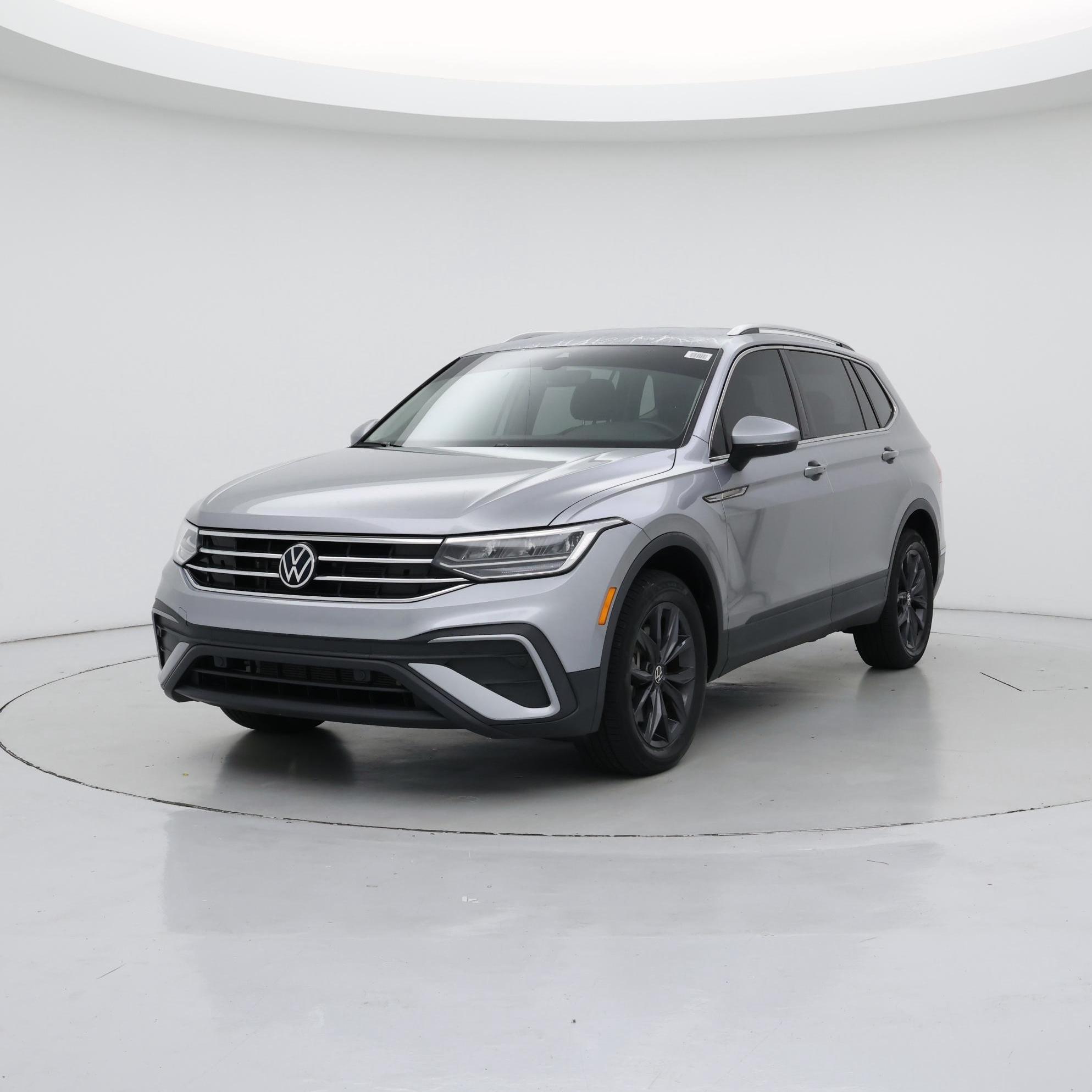 Thumbnail: 2022 Volkswagen Tiguan - 4