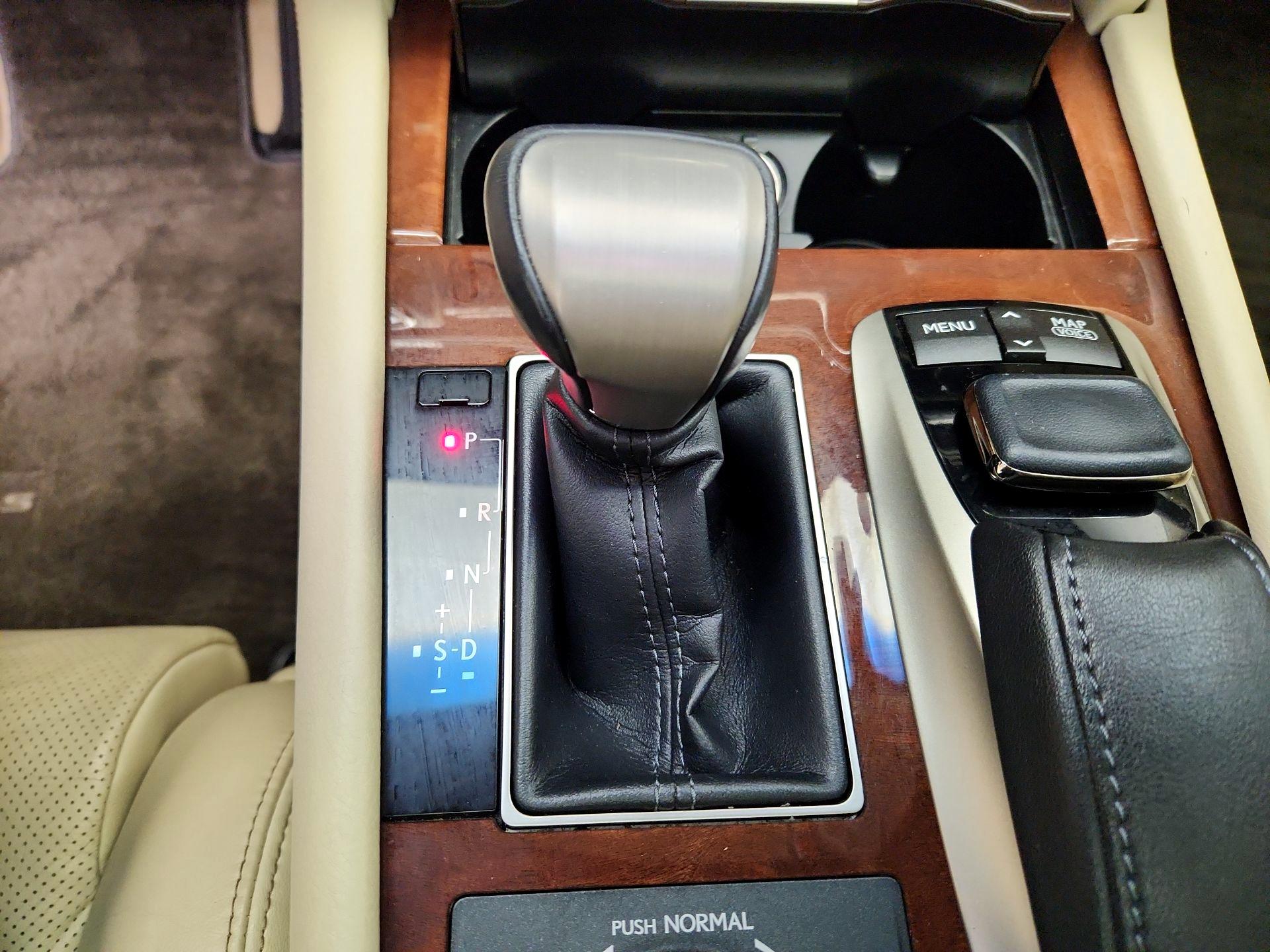 Thumbnail: 2015 Lexus LS - 18