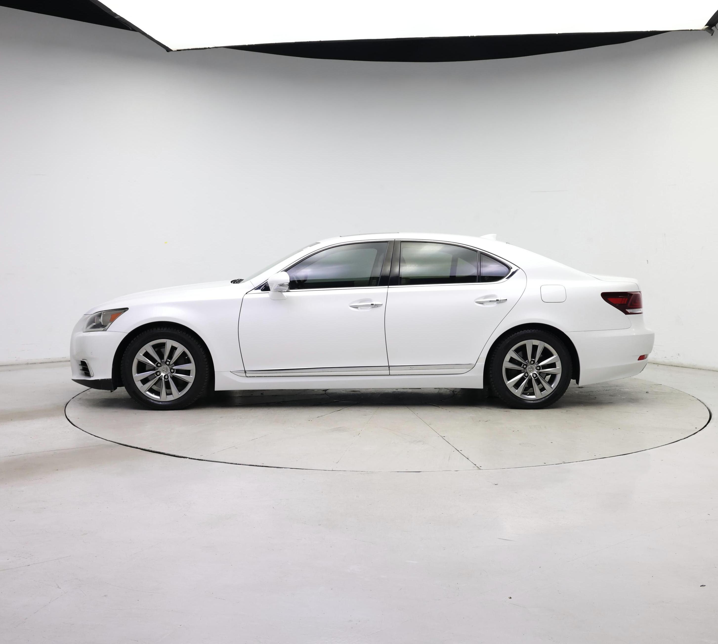 Thumbnail: 2015 Lexus LS - 3