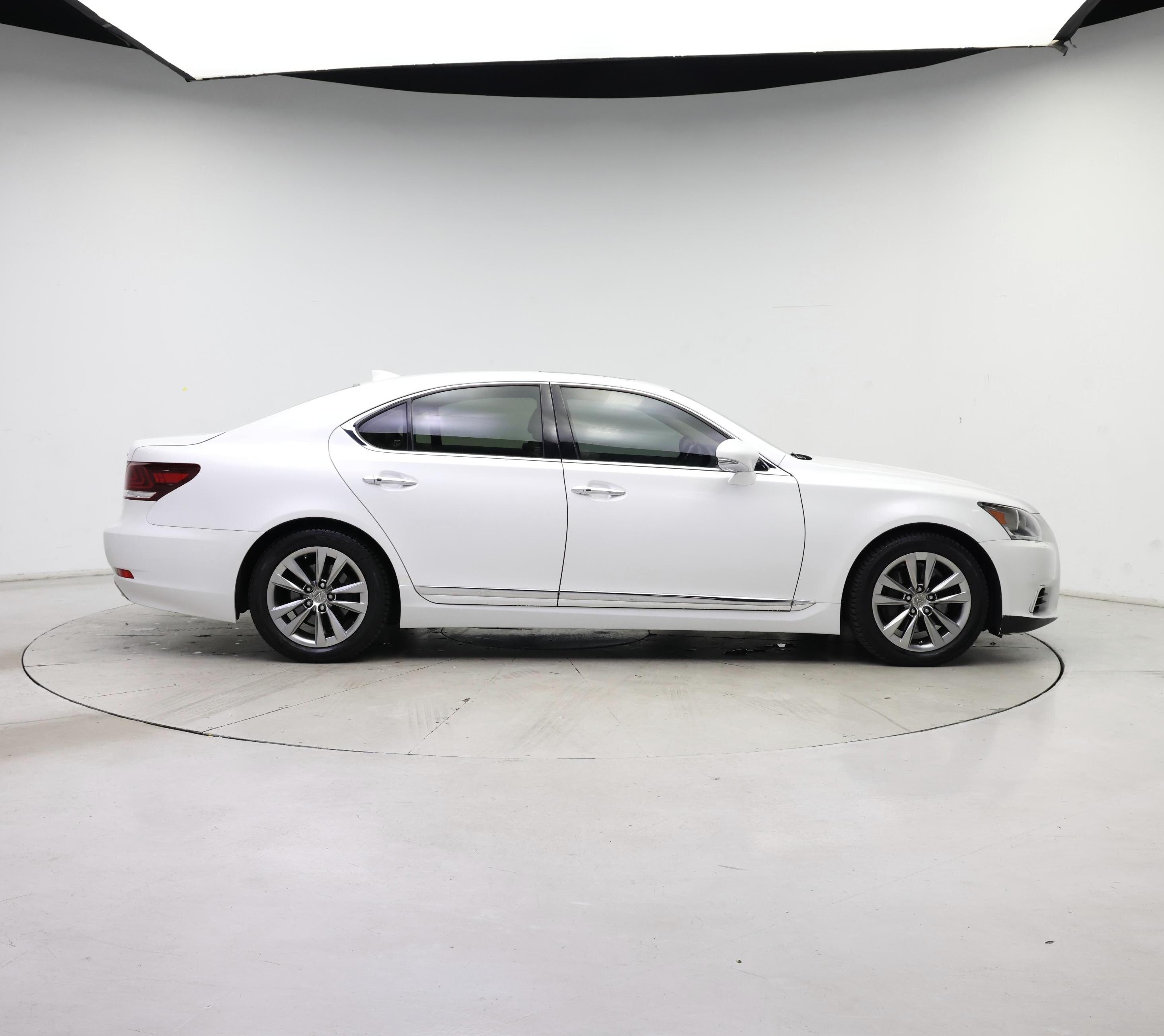 Thumbnail: 2015 Lexus LS - 7