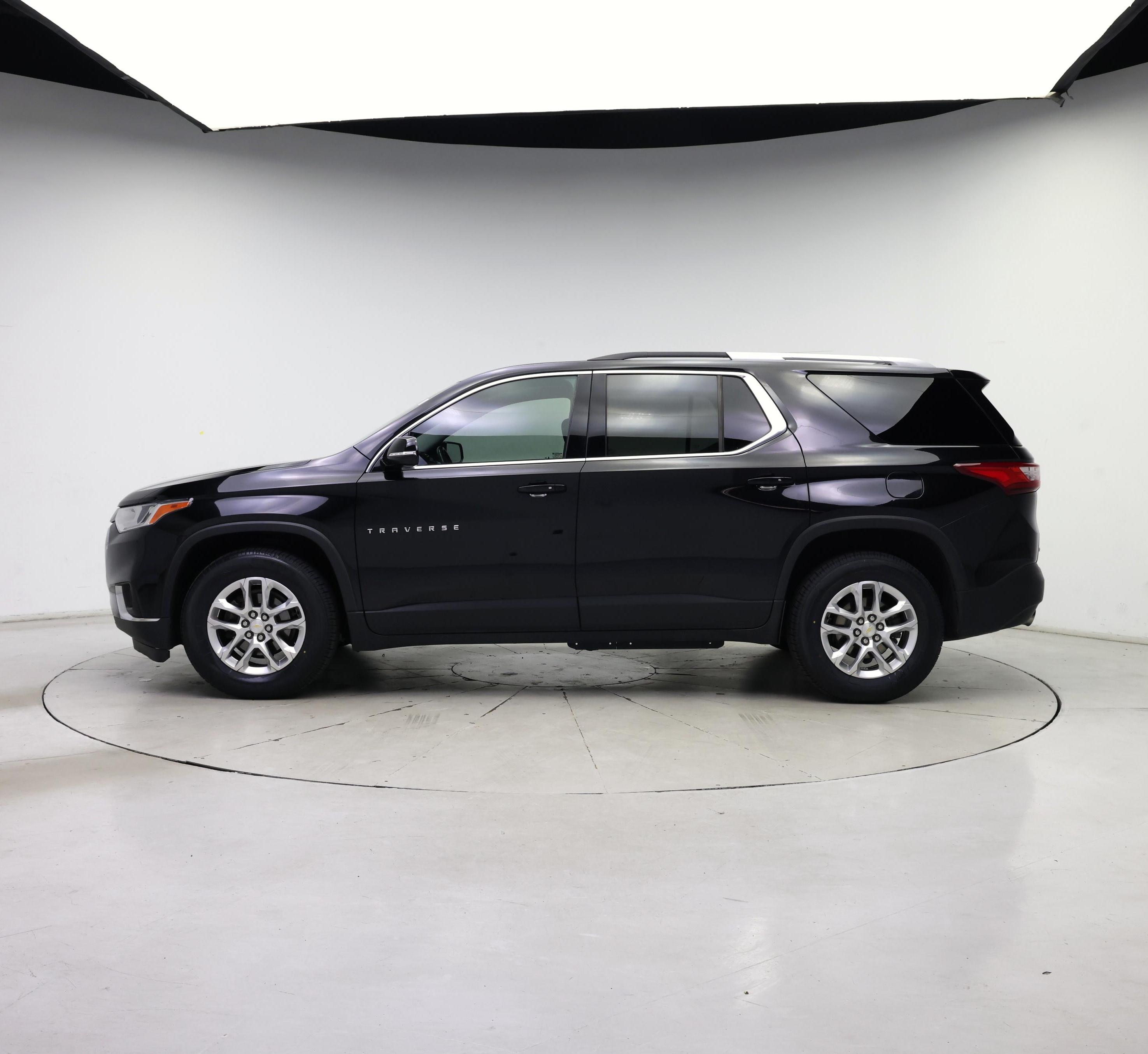 Thumbnail: 2018 Chevrolet Traverse - 3