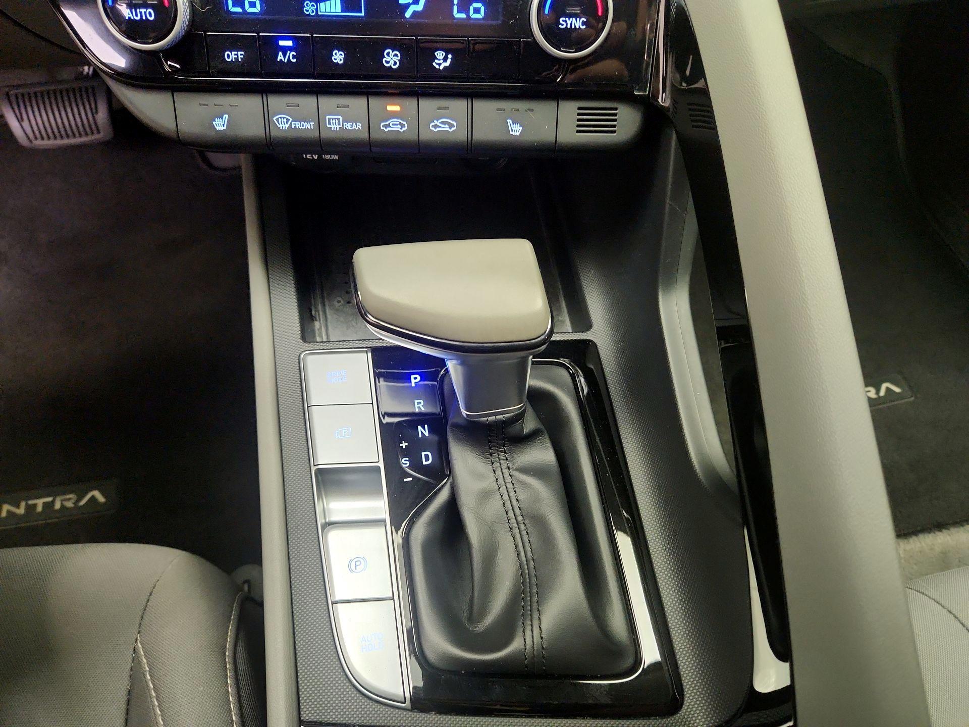 Thumbnail: 2021 Hyundai Elantra - 17