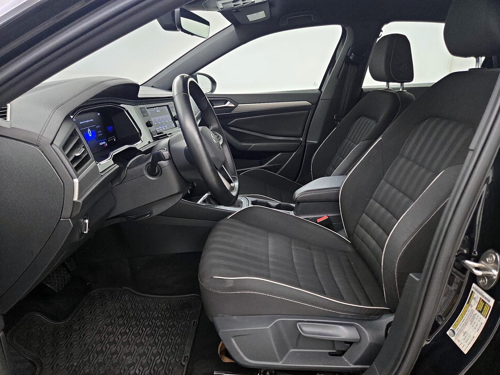 Thumbnail: 2022 Volkswagen Jetta - 9