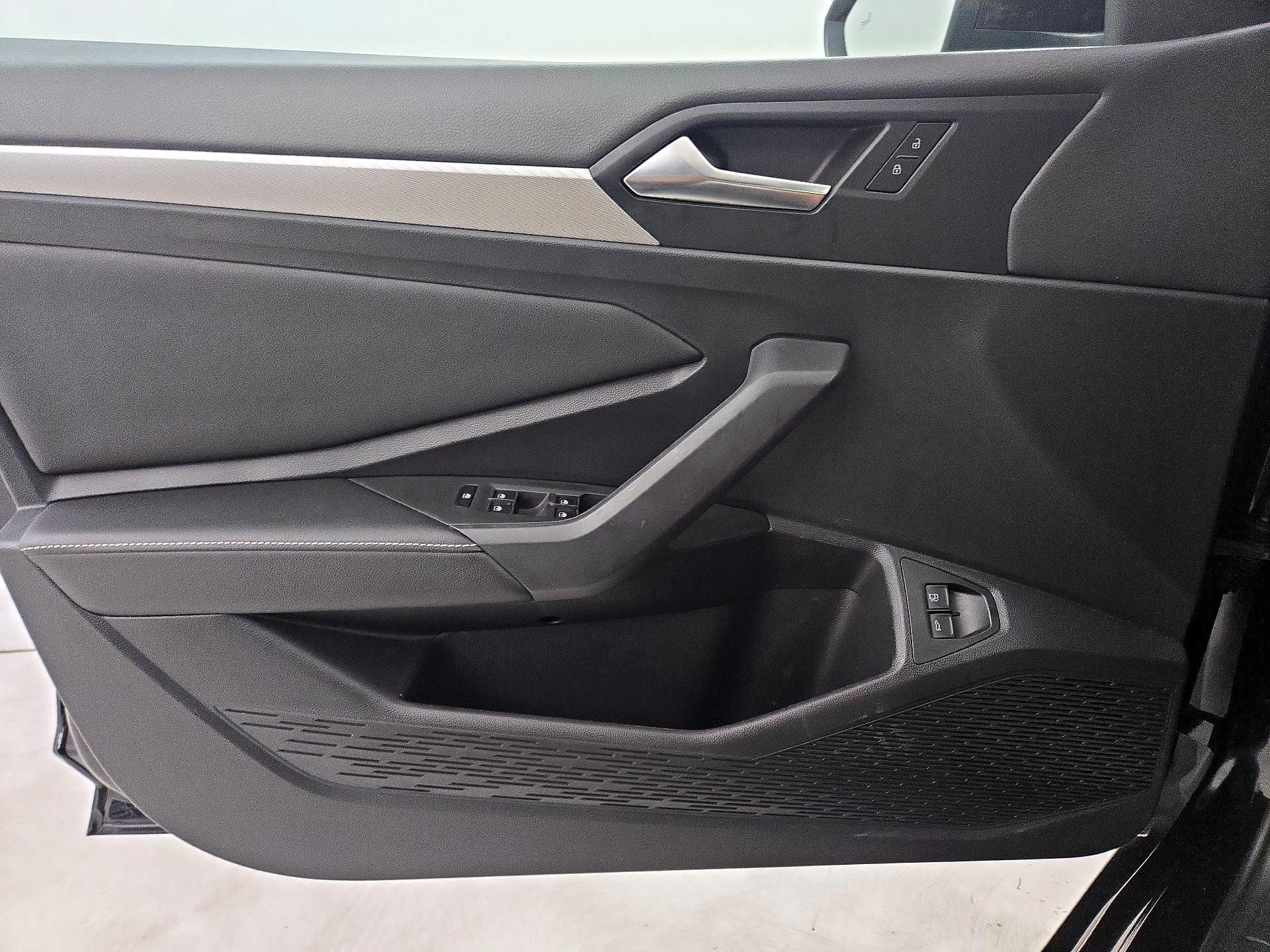 Thumbnail: 2022 Volkswagen Jetta - 10