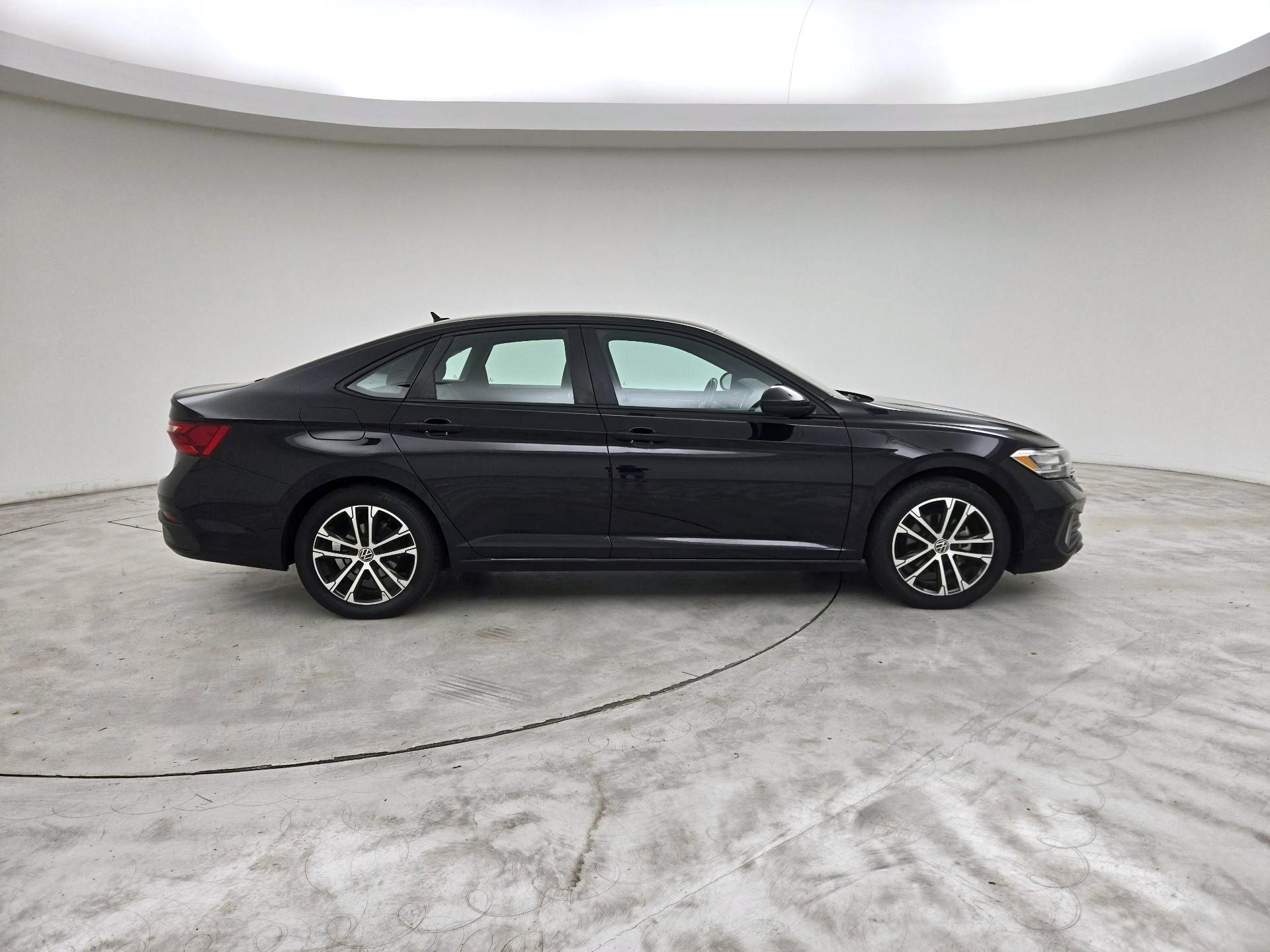 Thumbnail: 2022 Volkswagen Jetta - 4