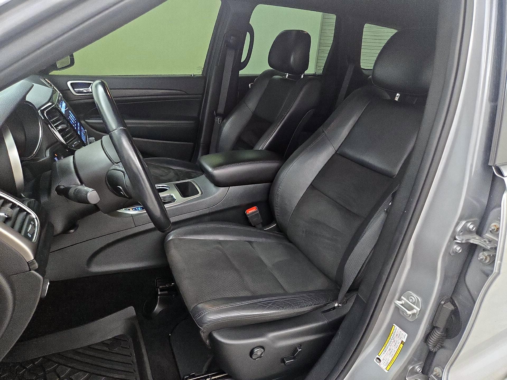 Thumbnail: 2020 Jeep Grand Cherokee - 11