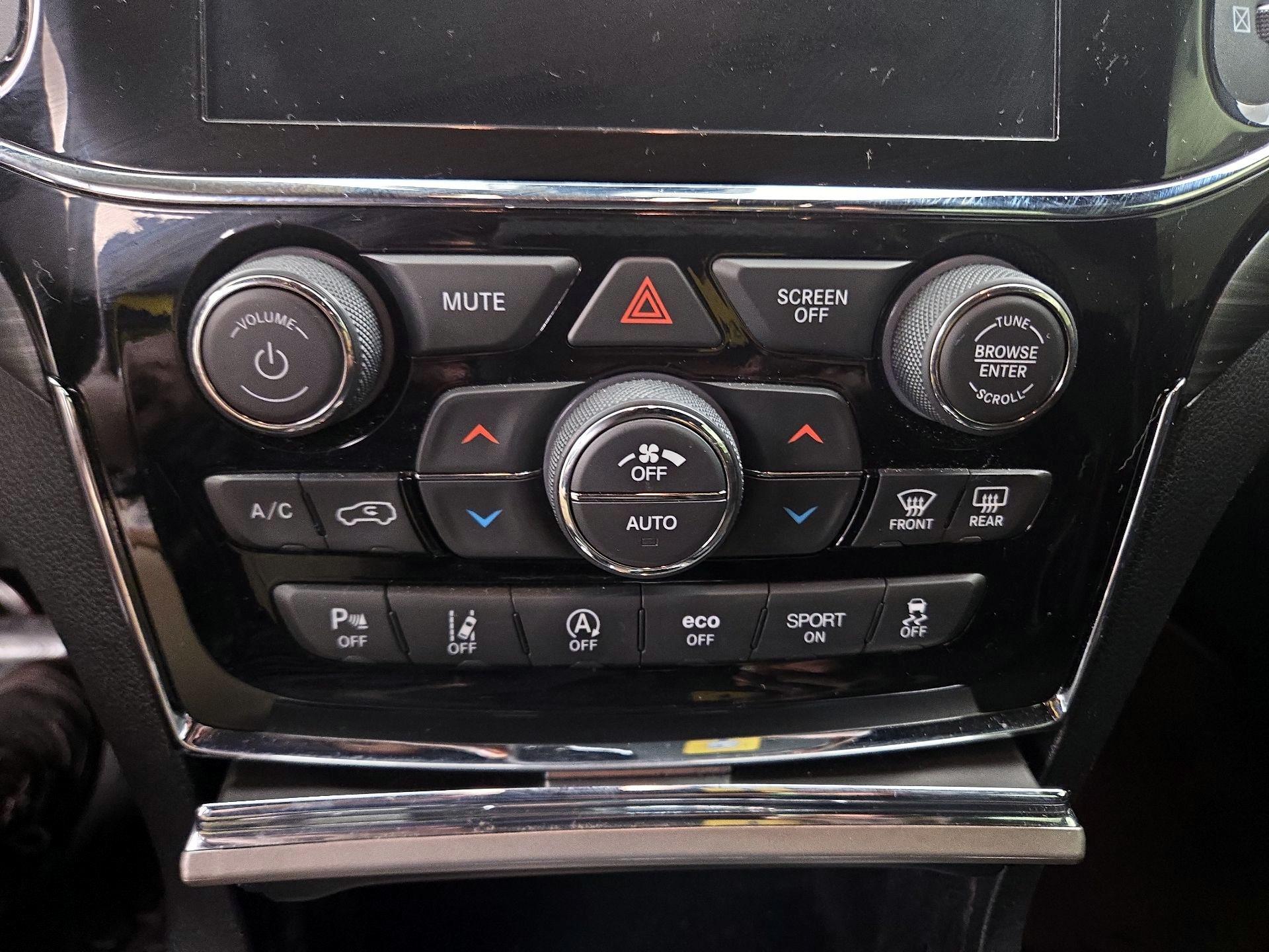 Thumbnail: 2020 Jeep Grand Cherokee - 17