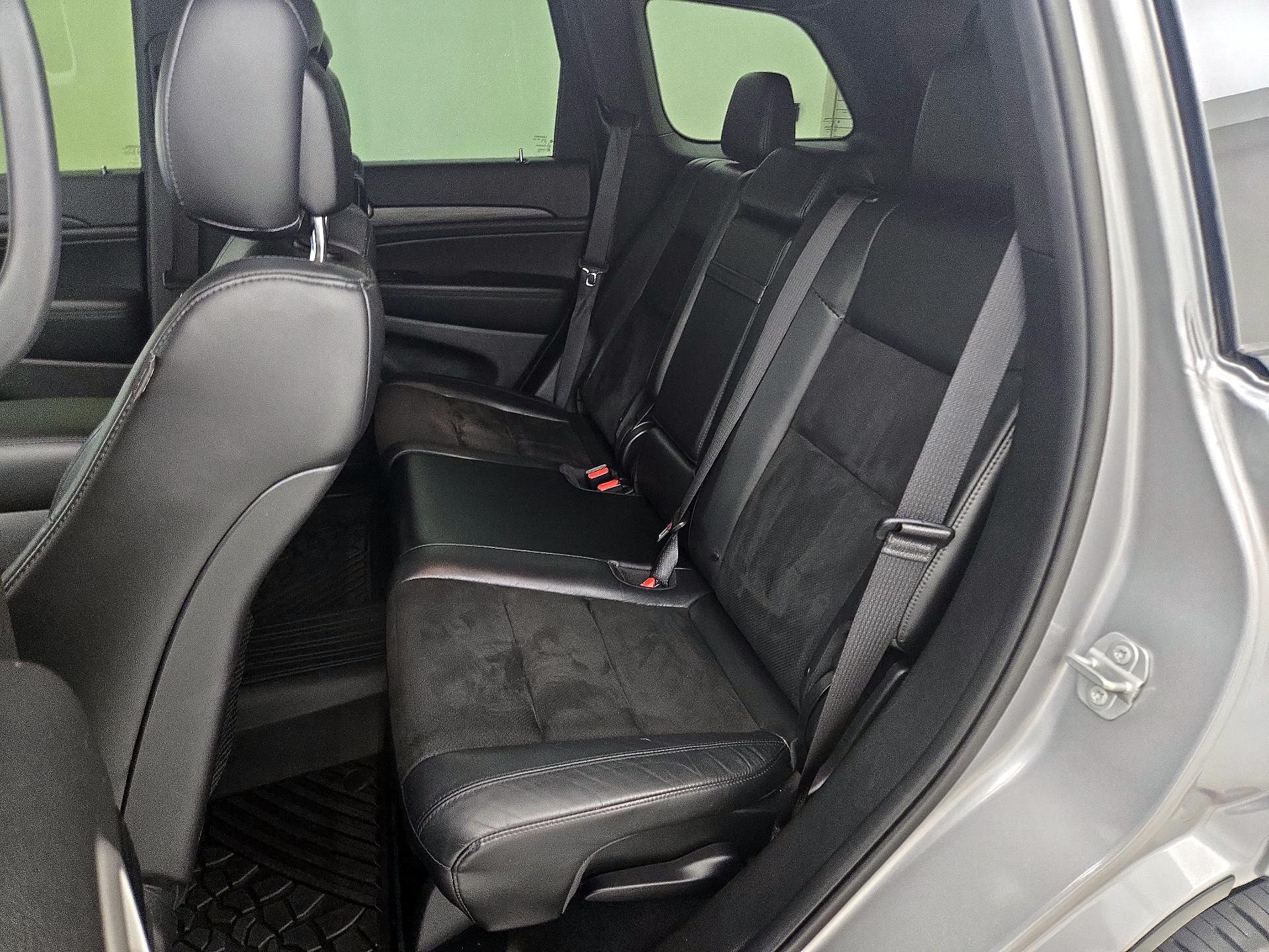 Thumbnail: 2020 Jeep Grand Cherokee - 20