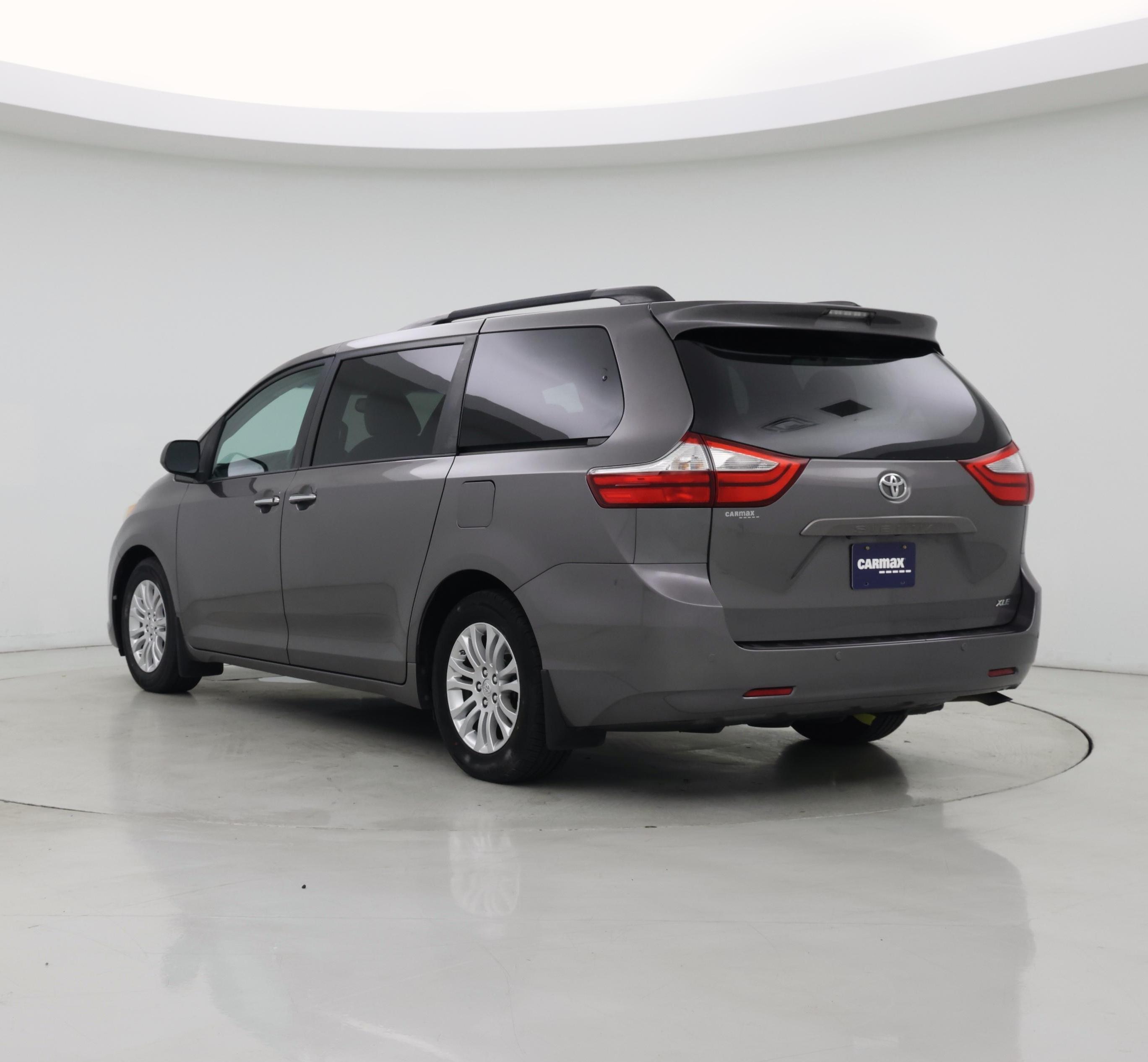 Thumbnail: 2015 Toyota Sienna - 2