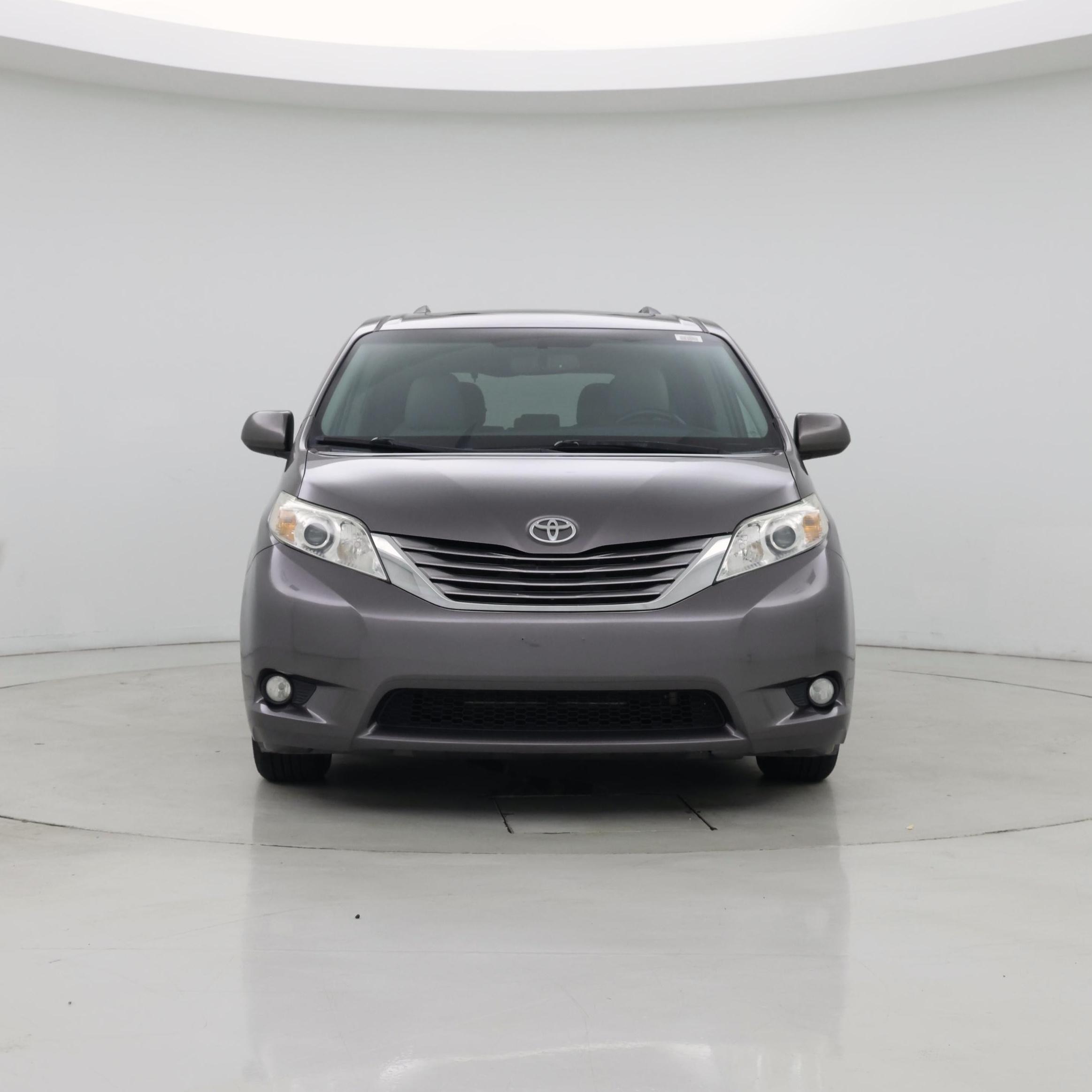 Thumbnail: 2015 Toyota Sienna - 5