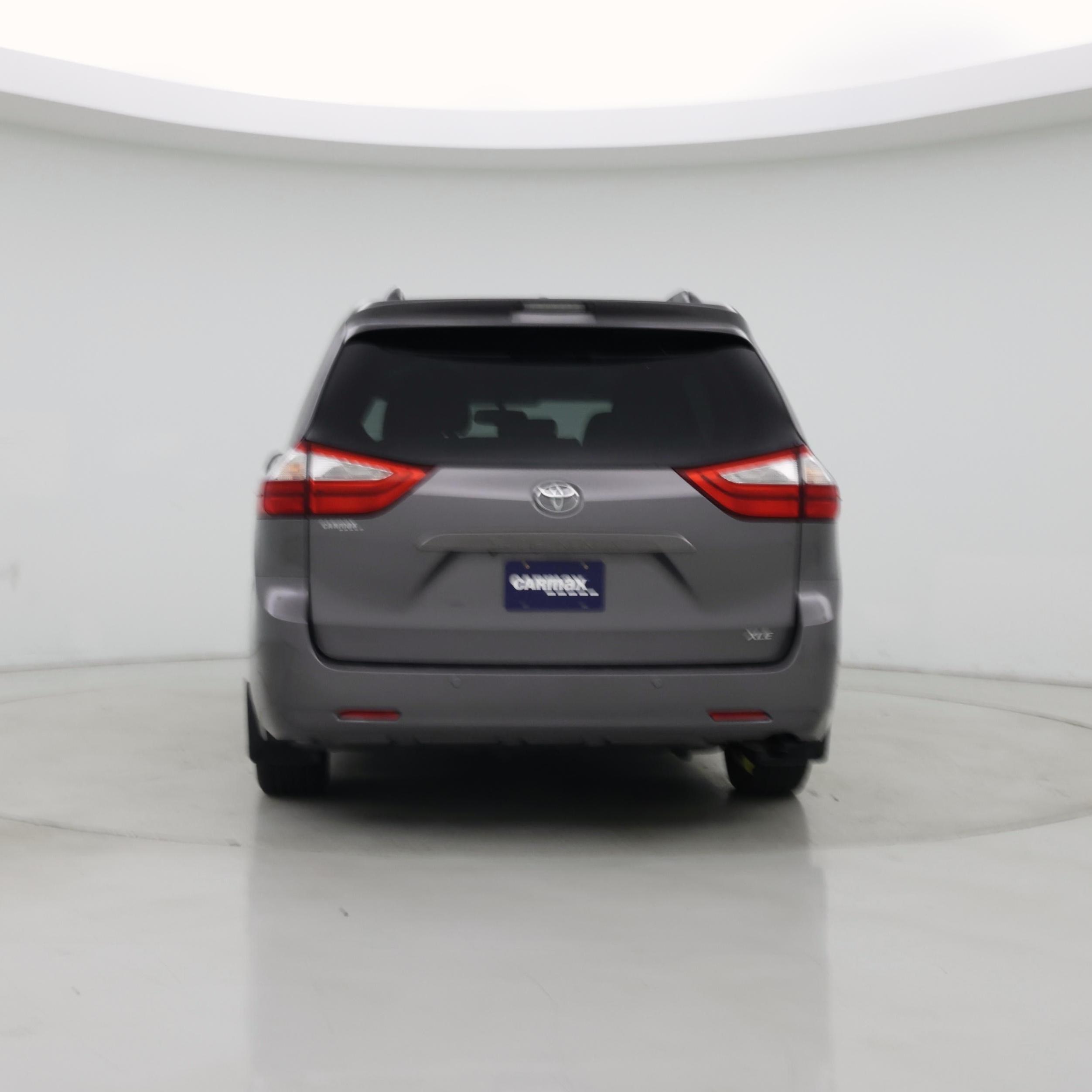 Thumbnail: 2015 Toyota Sienna - 6