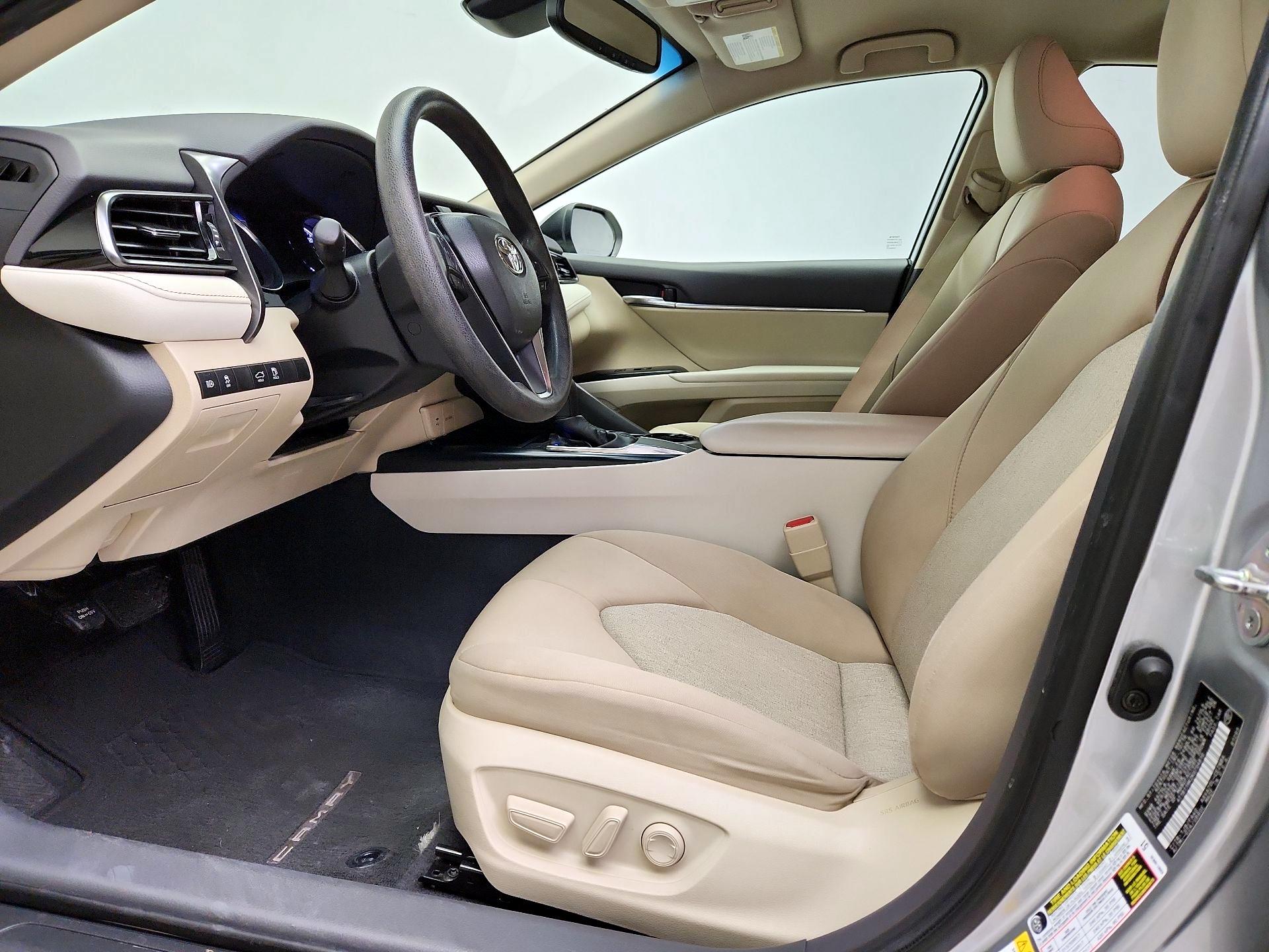 Thumbnail: 2019 Toyota Camry - 11