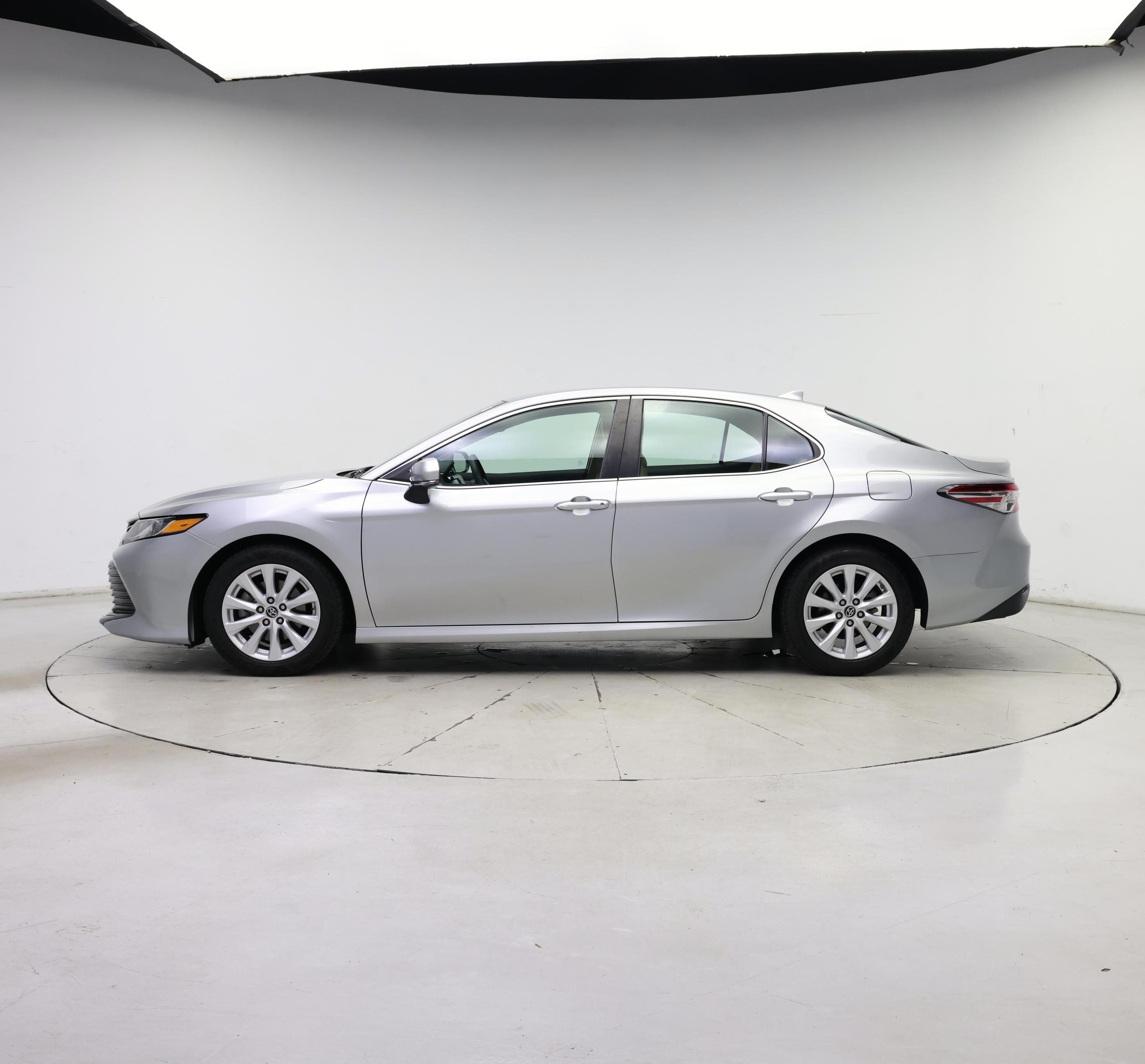 Thumbnail: 2019 Toyota Camry - 3