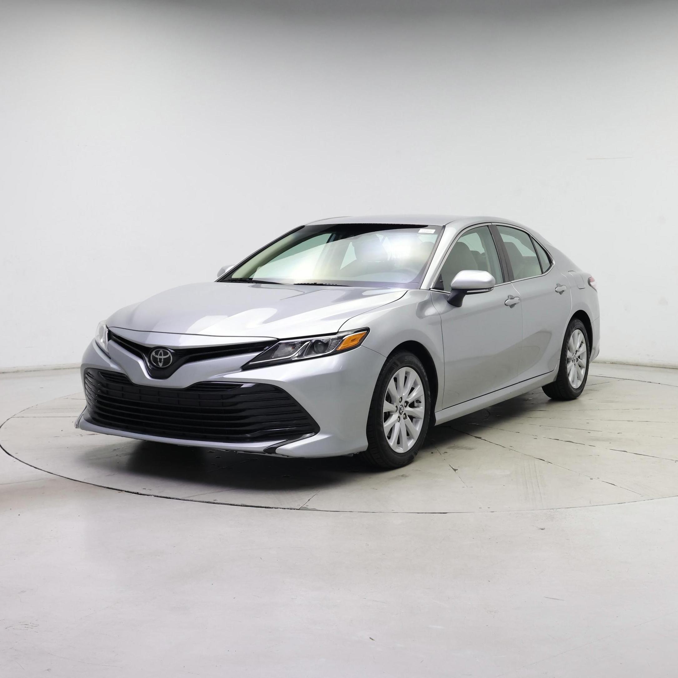 Thumbnail: 2019 Toyota Camry - 4