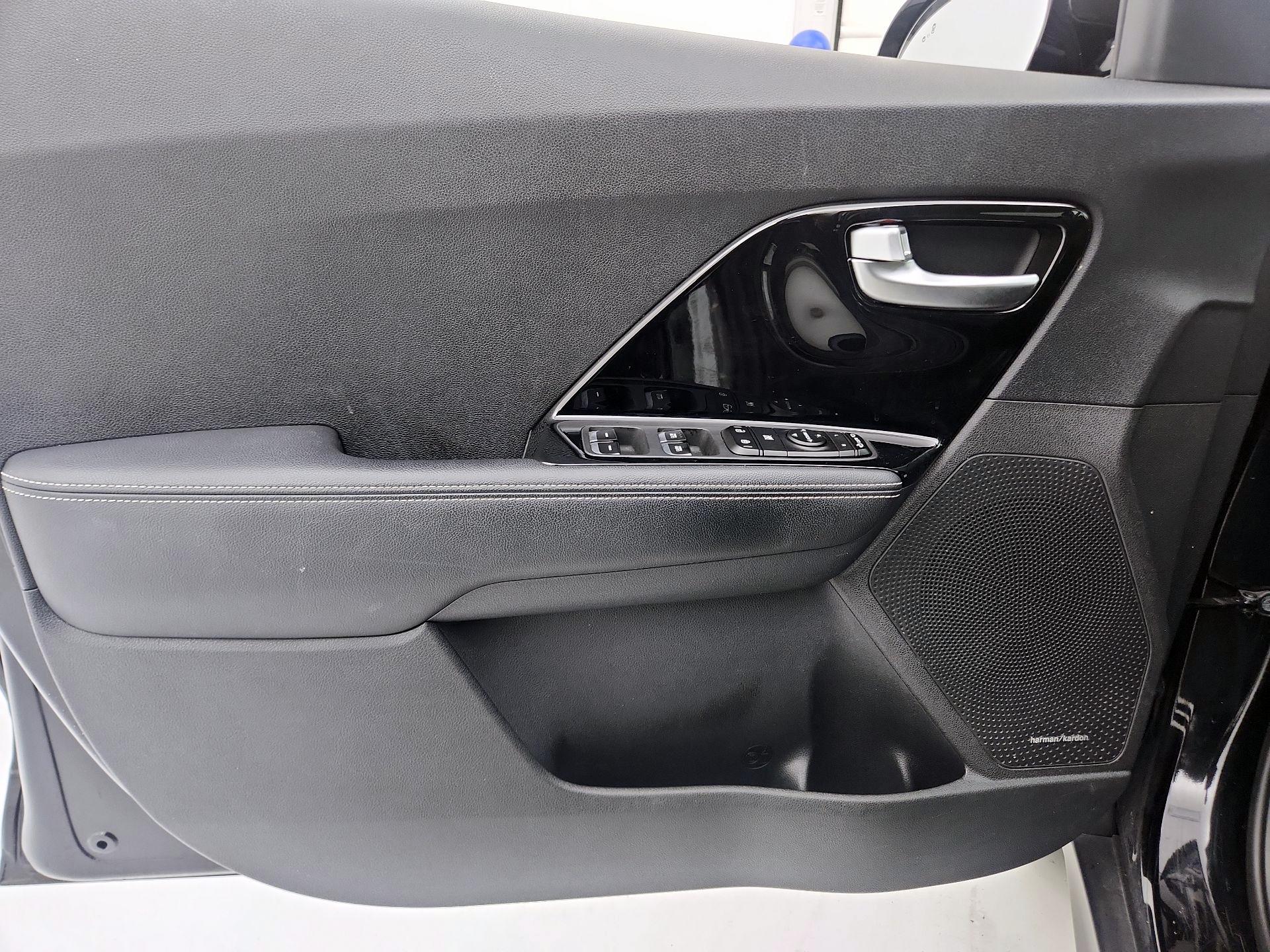 Thumbnail: 2022 Kia Niro - 12