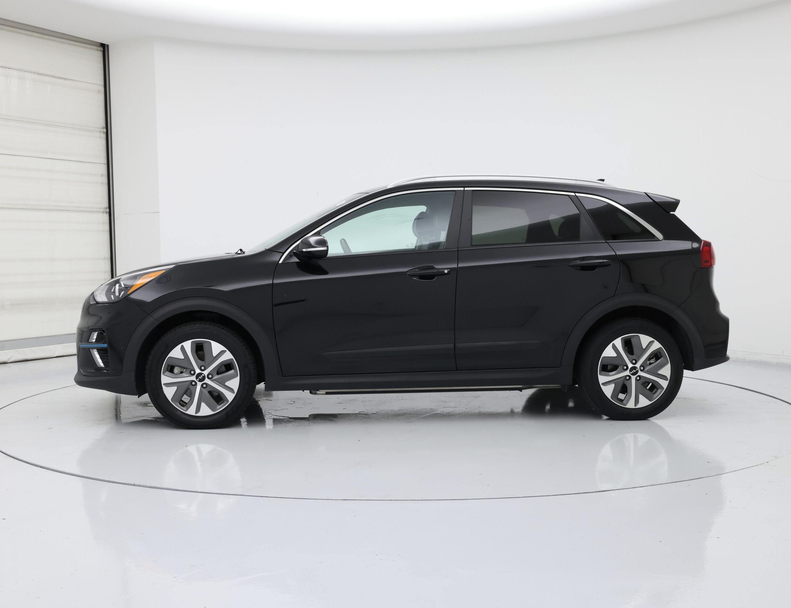 Thumbnail: 2022 Kia Niro - 3