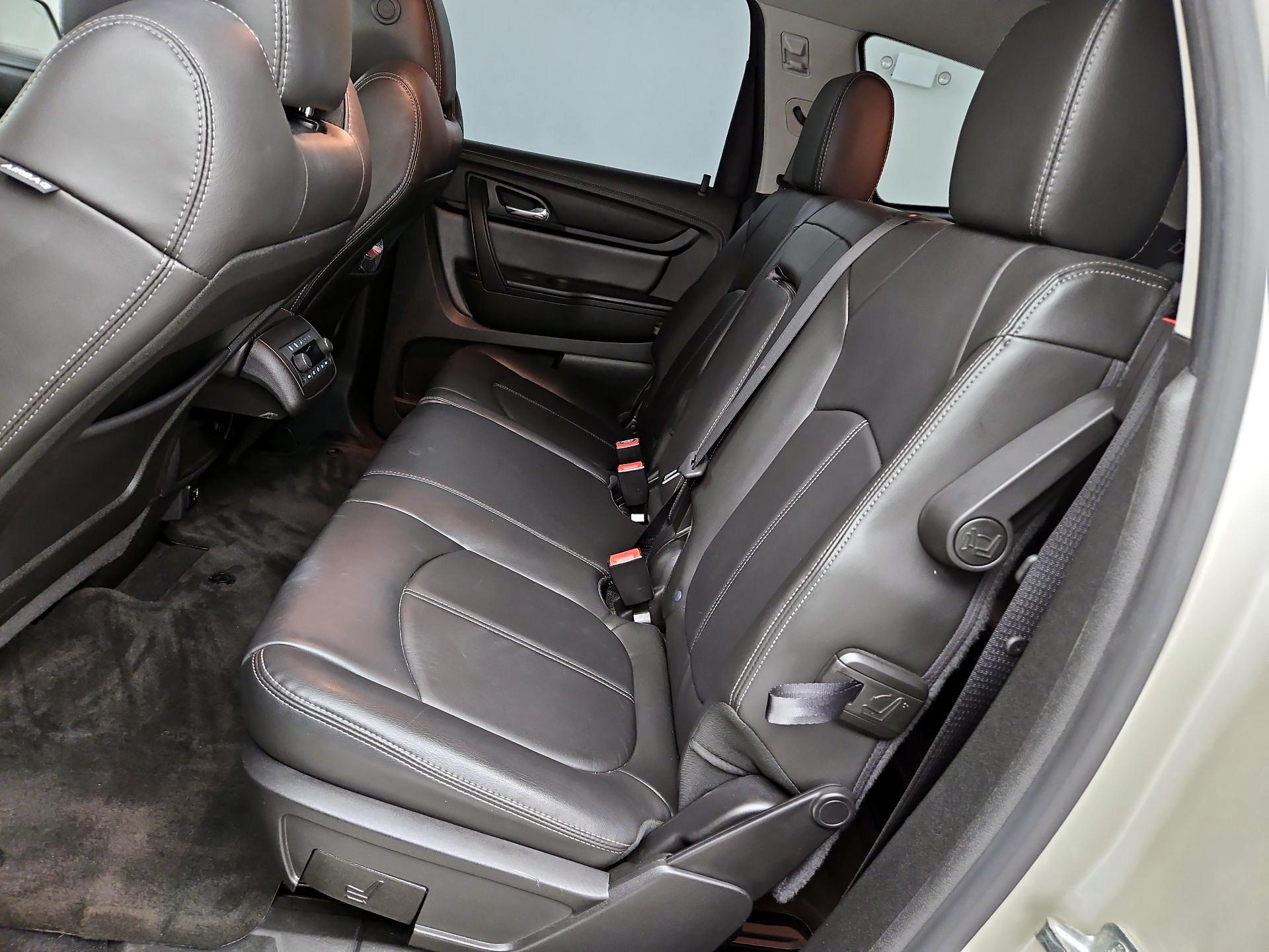 Thumbnail: 2017 Chevrolet Traverse - 20