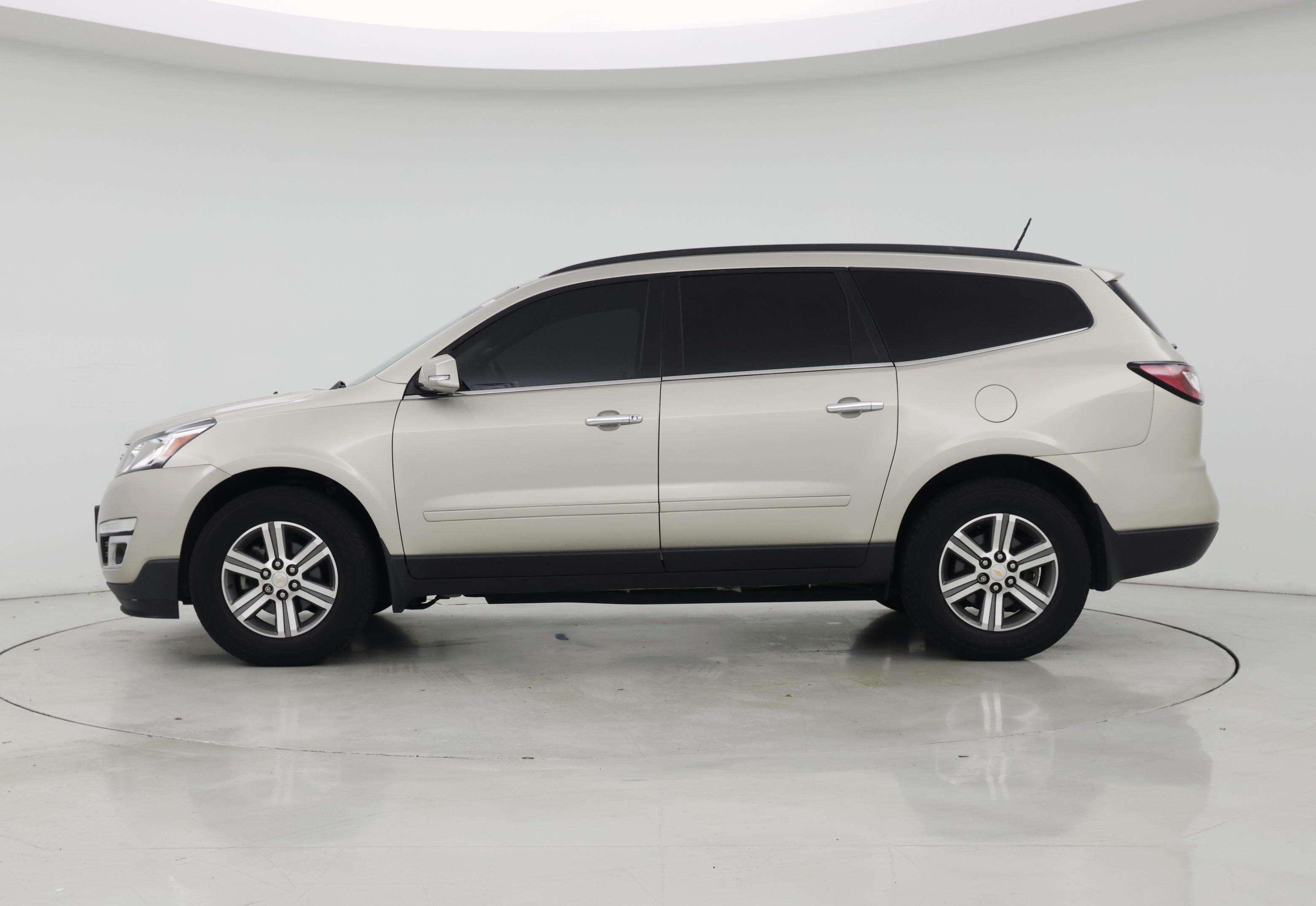Thumbnail: 2017 Chevrolet Traverse - 3