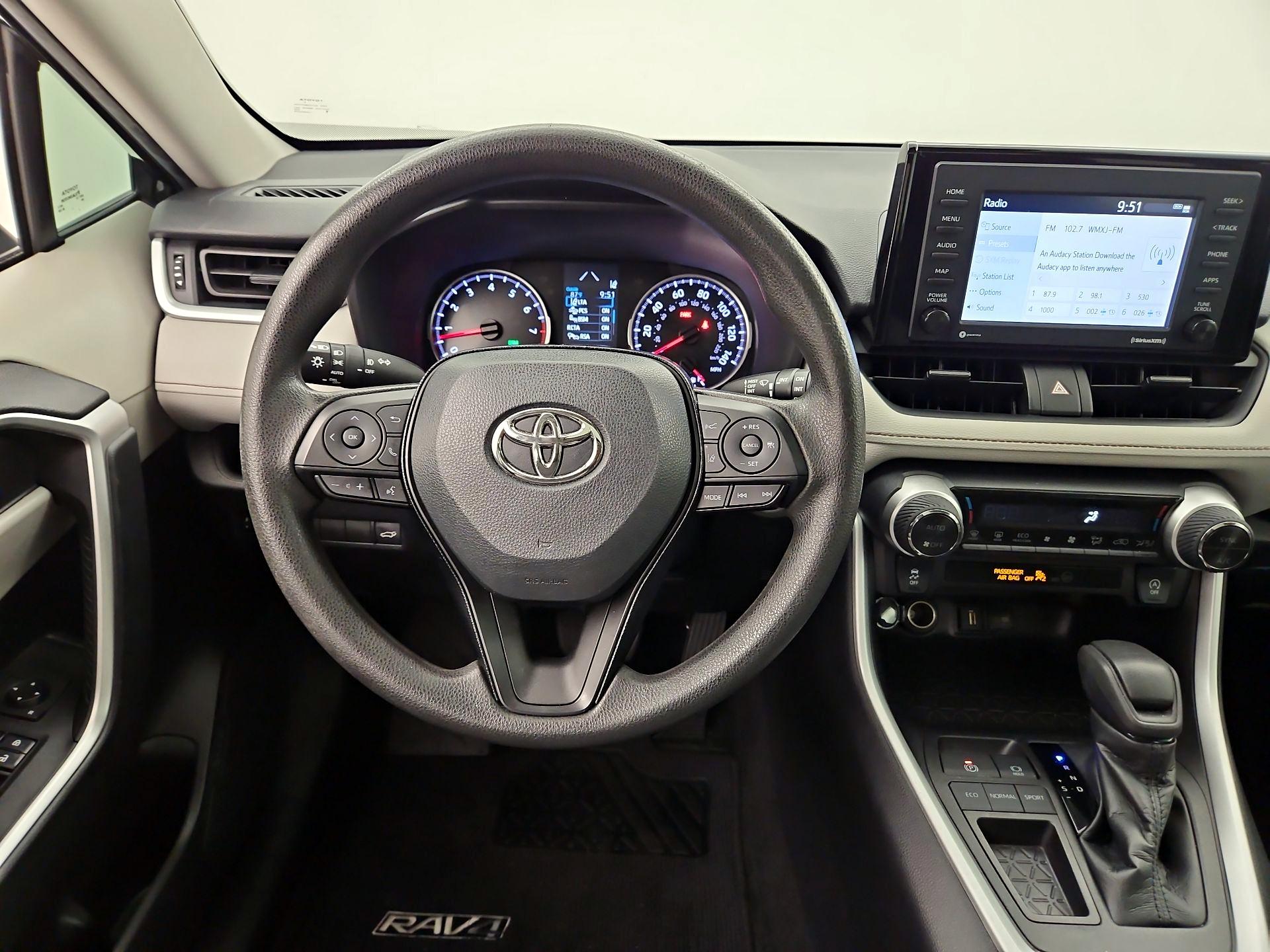 Thumbnail: 2021 Toyota RAV4 - 10