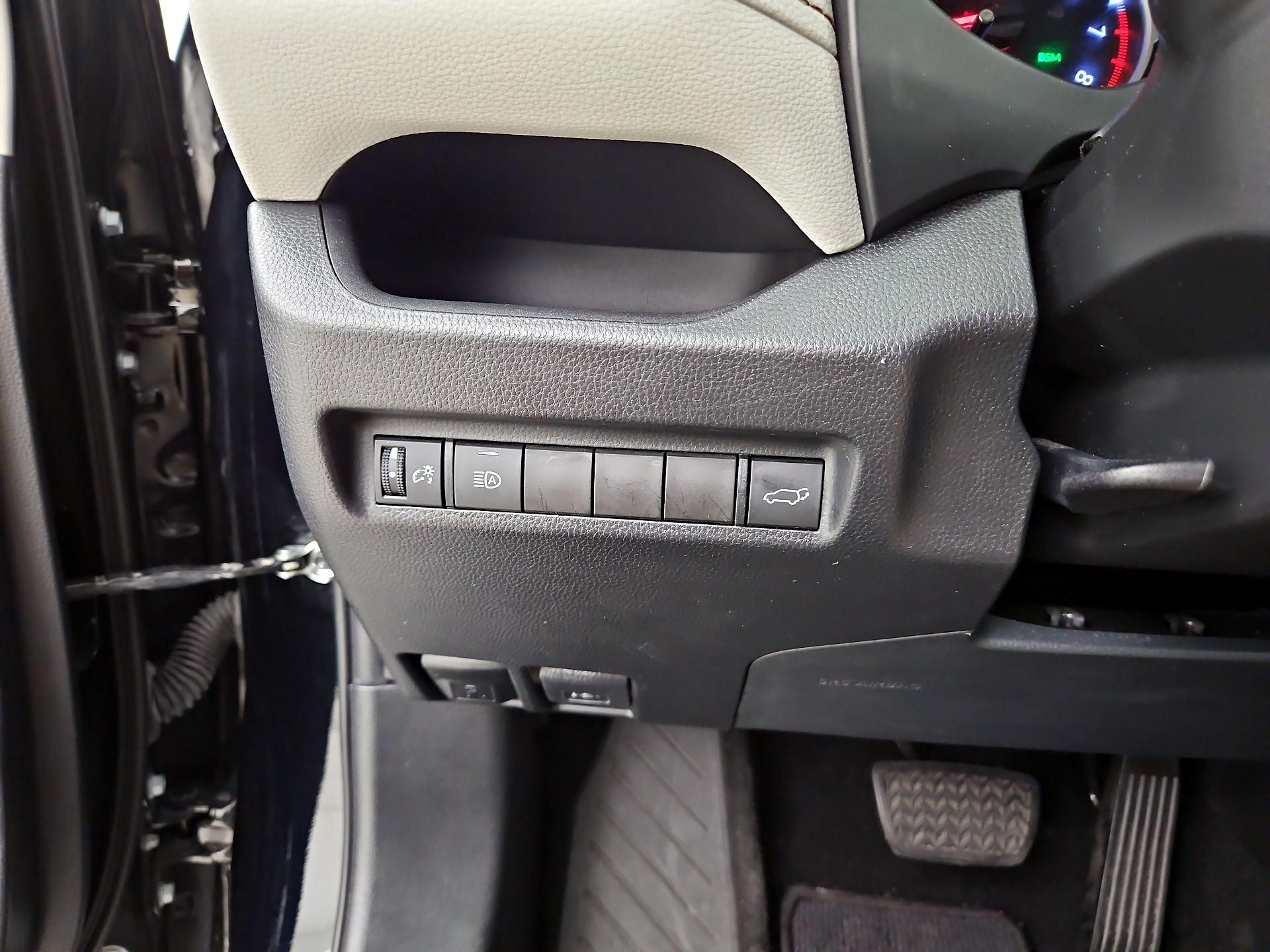 Thumbnail: 2021 Toyota RAV4 - 13