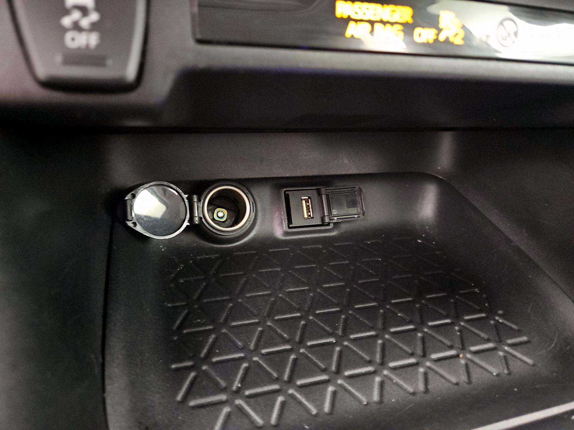 Thumbnail: 2021 Toyota RAV4 - 18