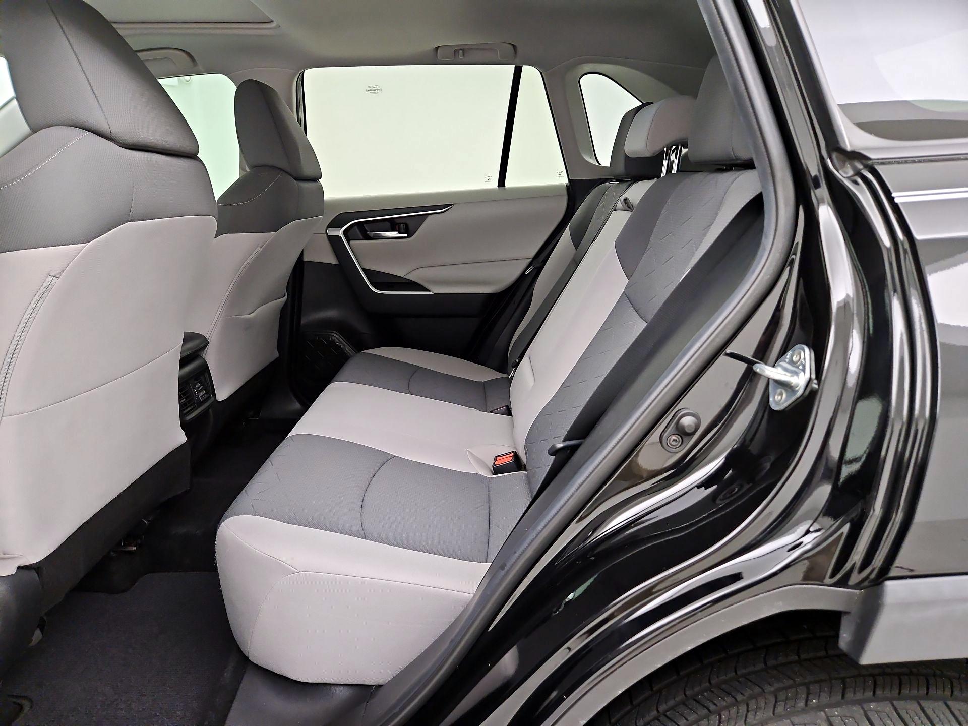 Thumbnail: 2021 Toyota RAV4 - 20
