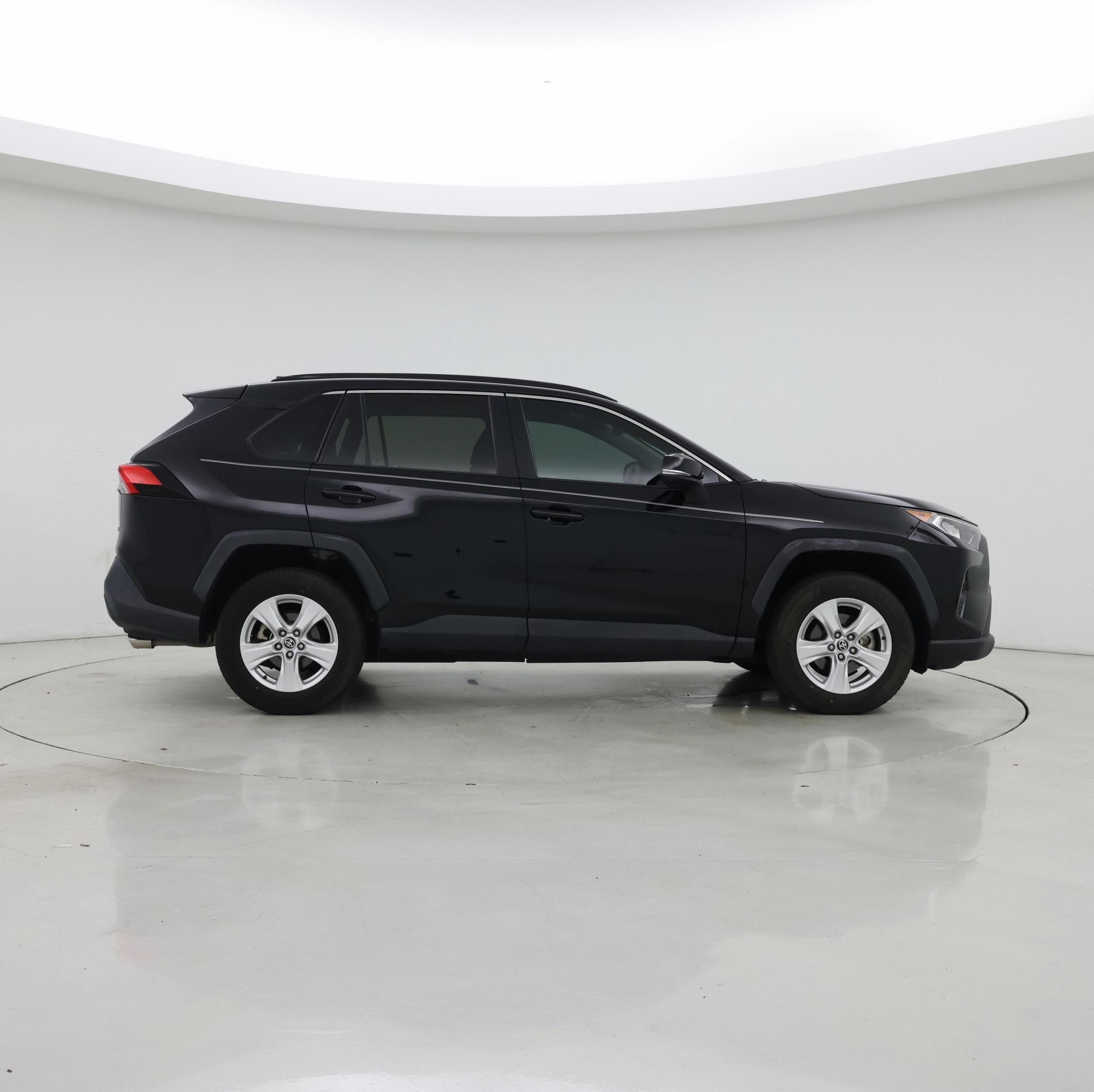 Thumbnail: 2021 Toyota RAV4 - 7