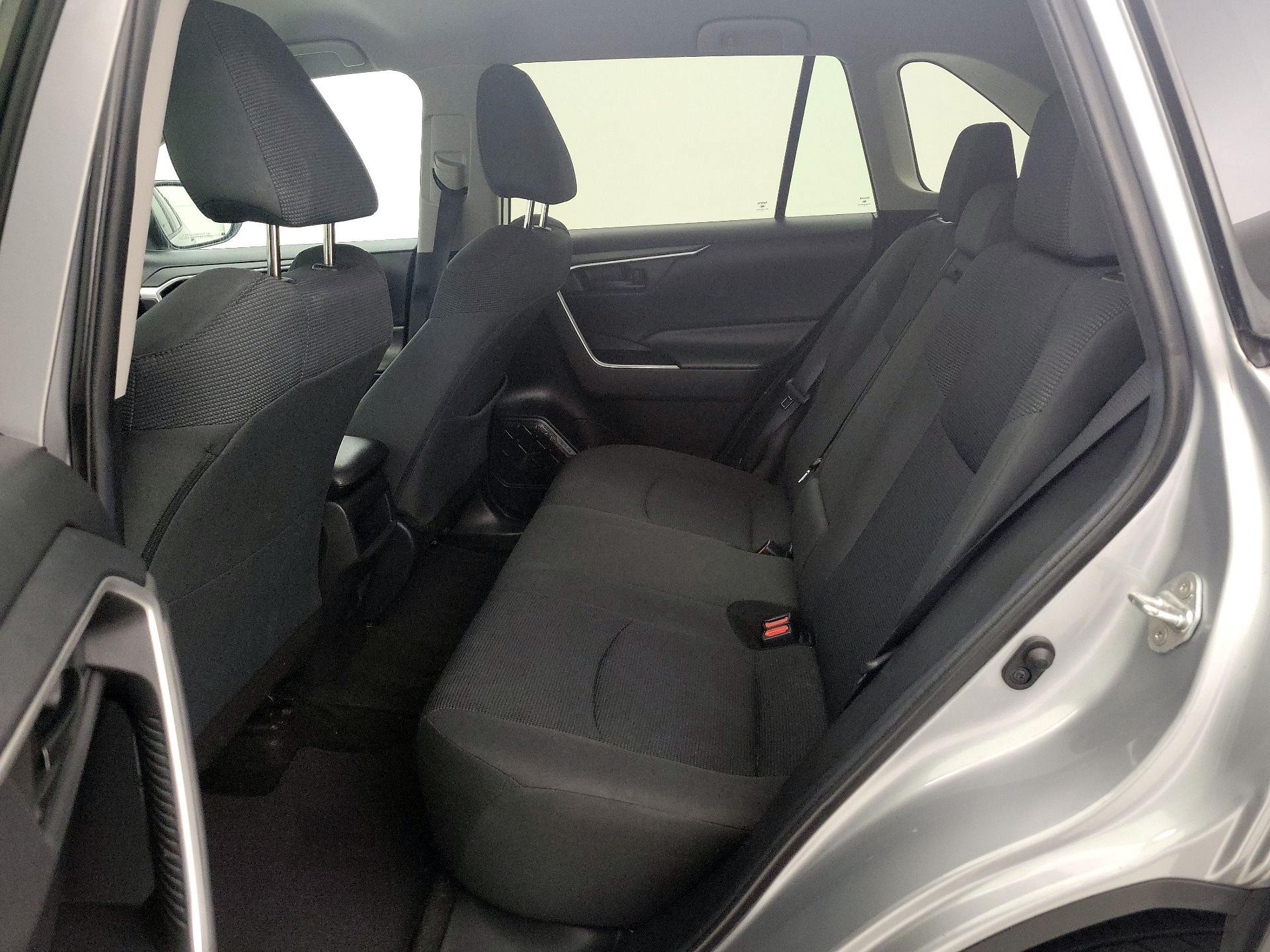 Thumbnail: 2019 Toyota RAV4 - 19