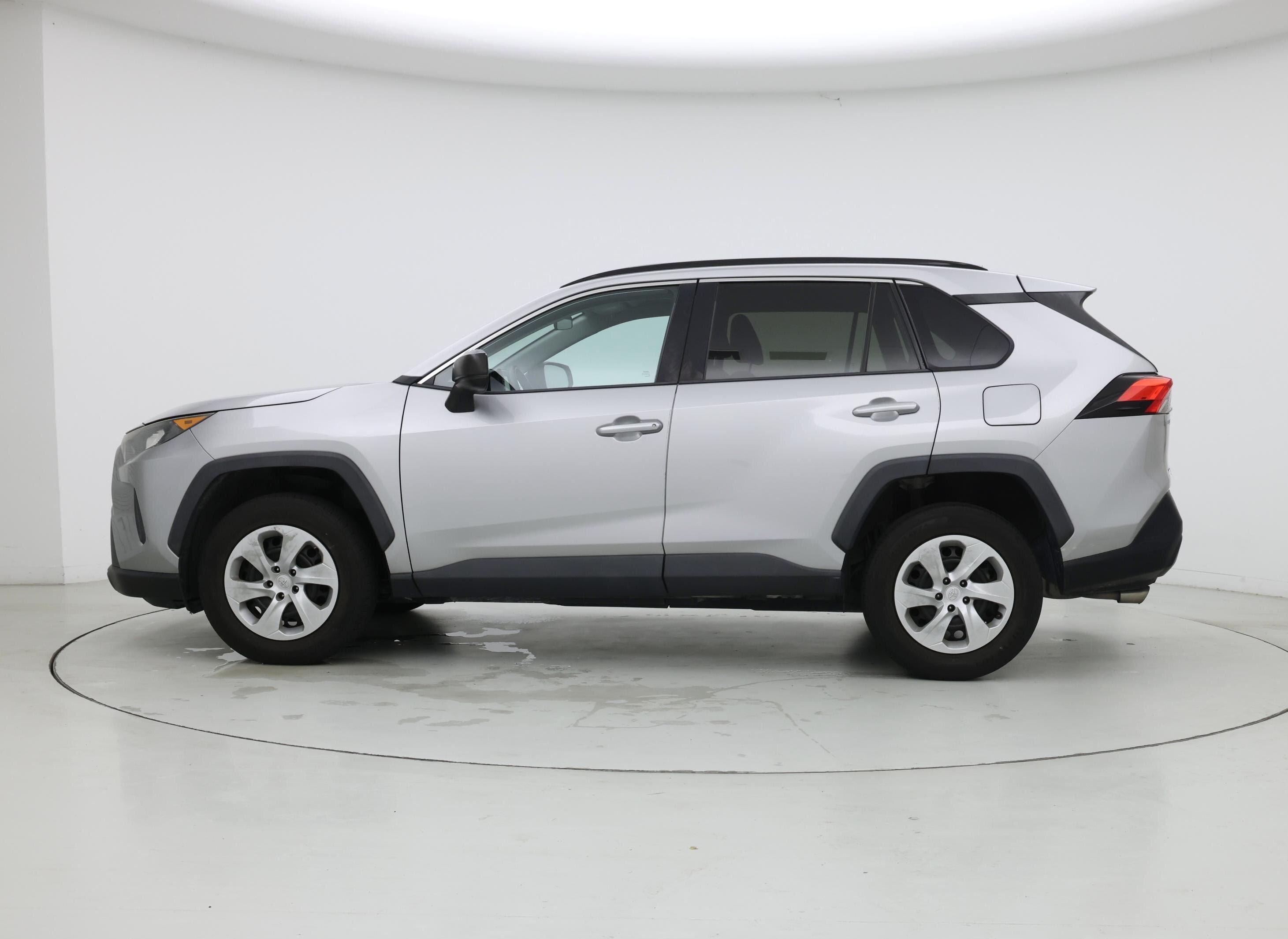 Thumbnail: 2019 Toyota RAV4 - 3
