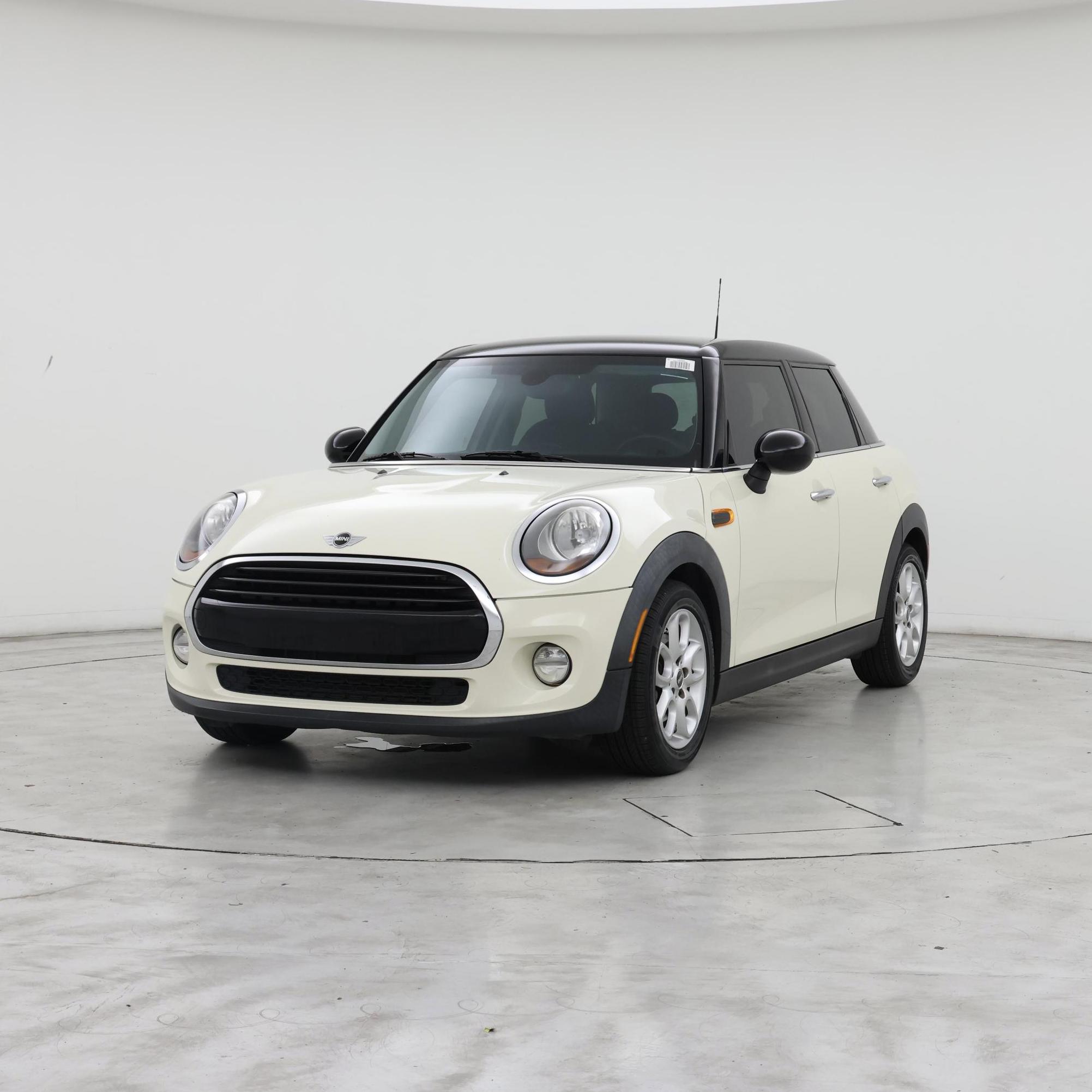 Thumbnail: 2018 MINI Cooper Hardtop - 4