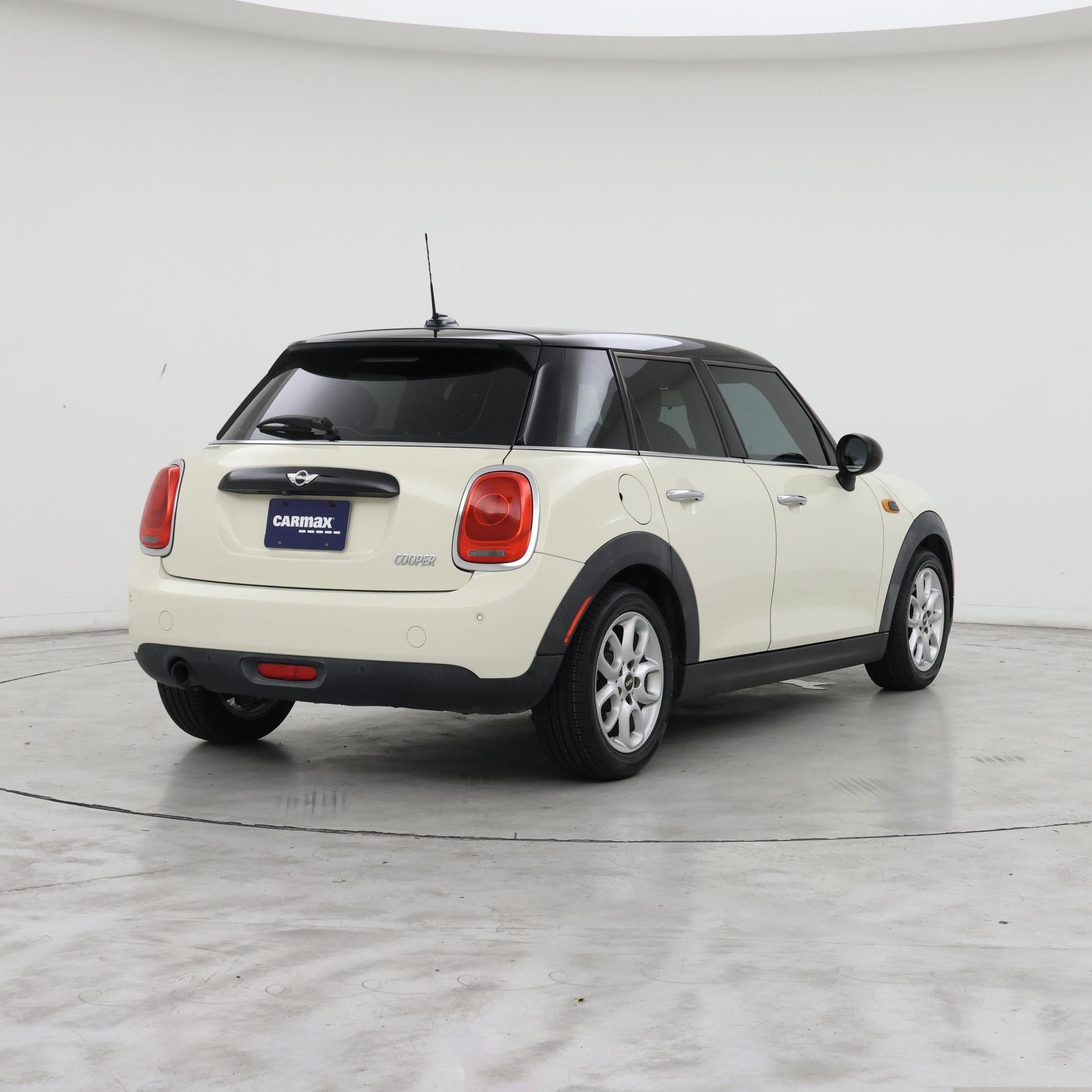 Thumbnail: 2018 MINI Cooper Hardtop - 8