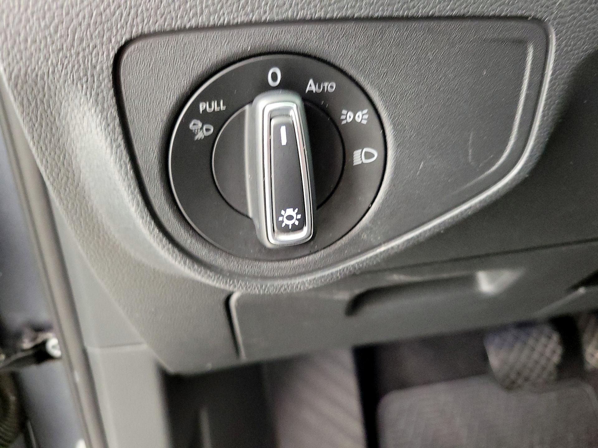 Thumbnail: 2022 Volkswagen Atlas - 13